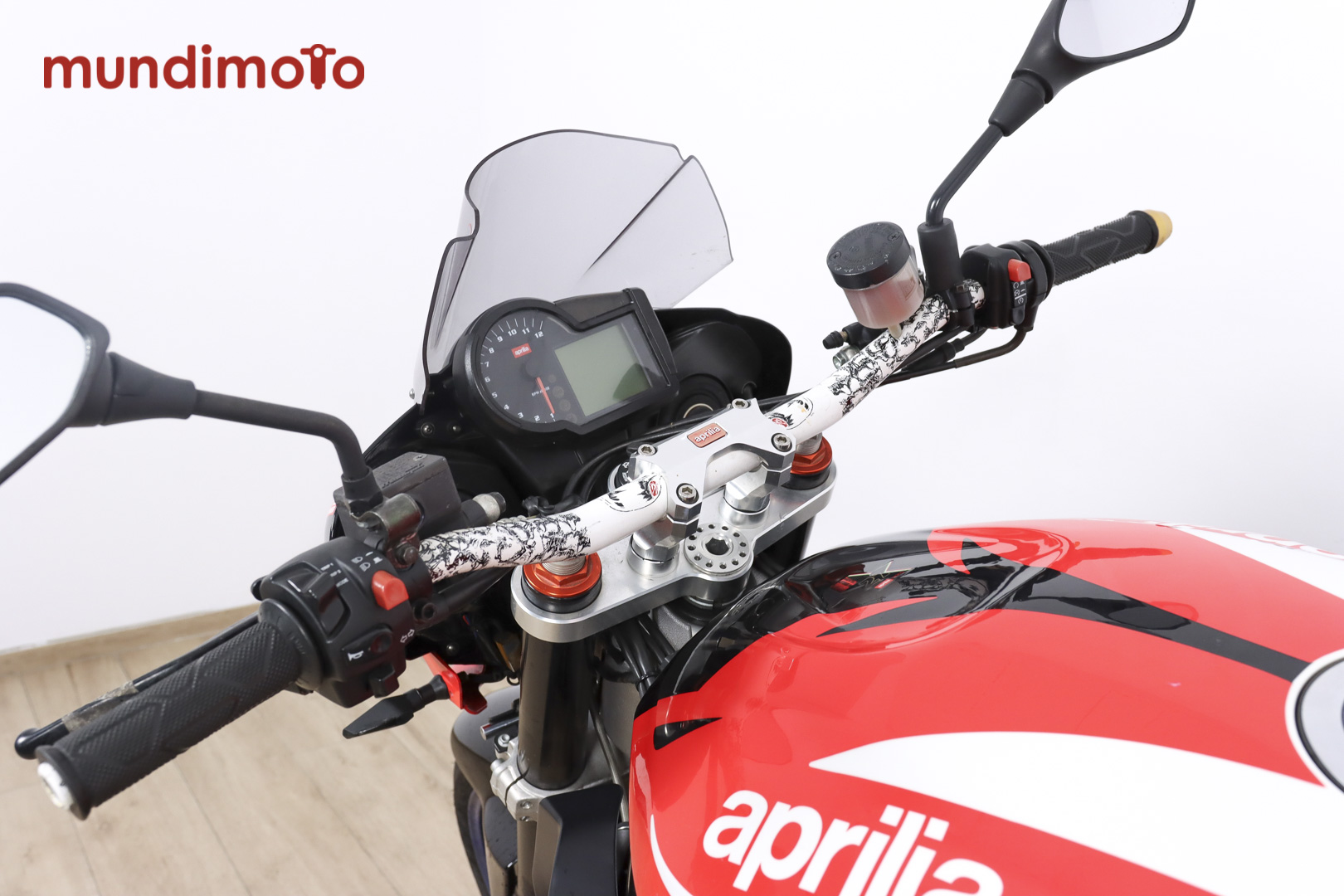 APRILIA Tuono 1000 RAPRILIA10 APRILIA Tuono 1000 RAPRILIA10