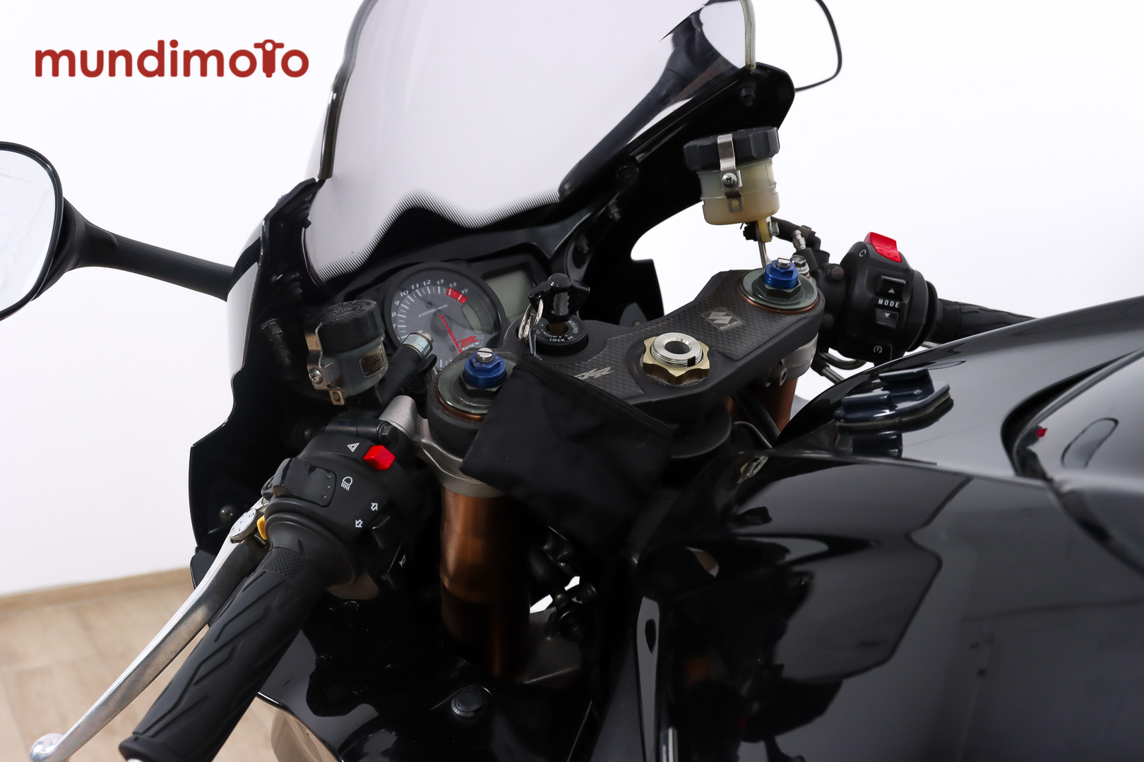 SUZUKI GSX R1000SUZUKI10 SUZUKI GSX R1000SUZUKI10