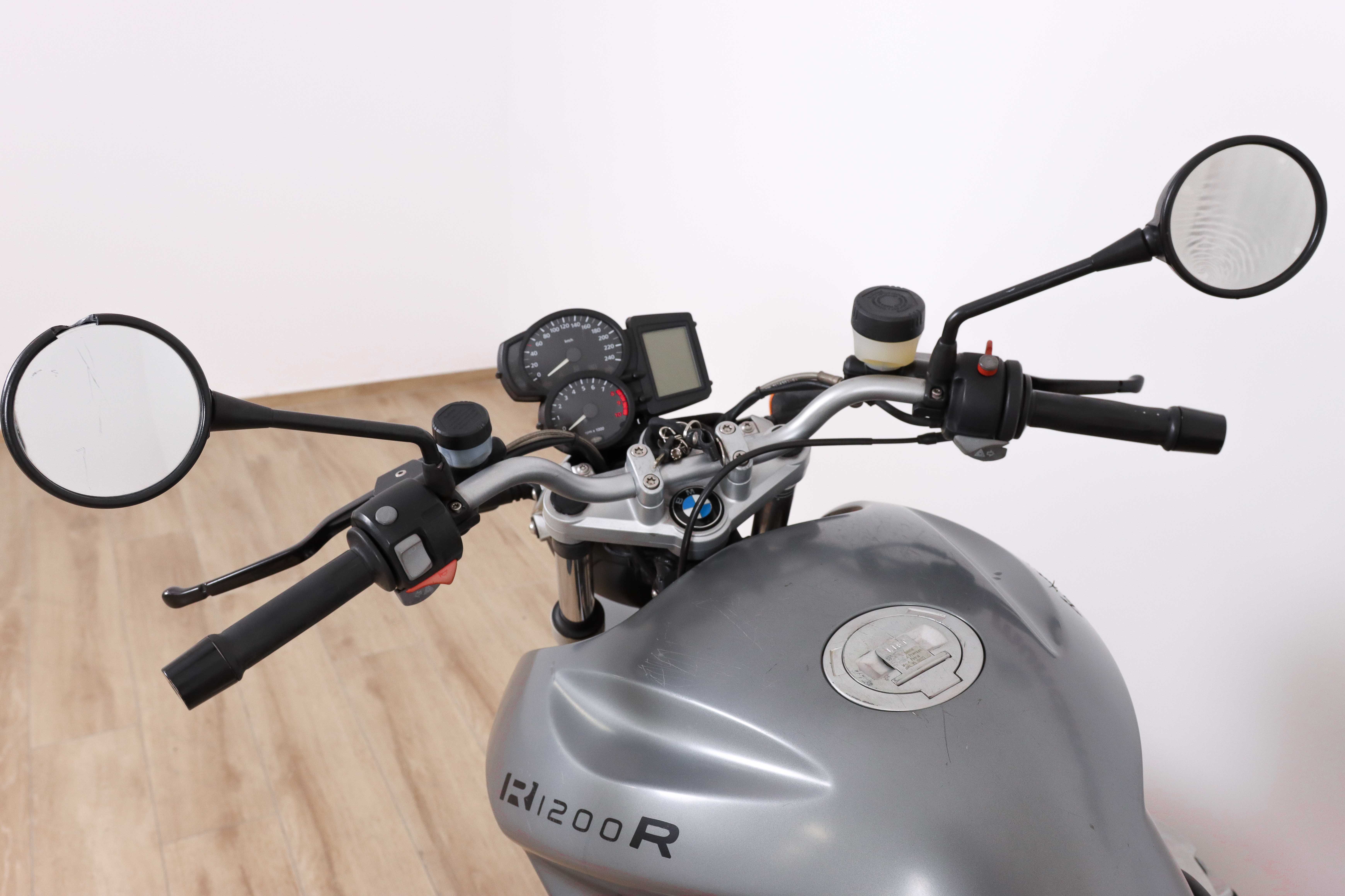 BMW R 1200 R promoBMW2 BMW R 1200 R promoBMW2
