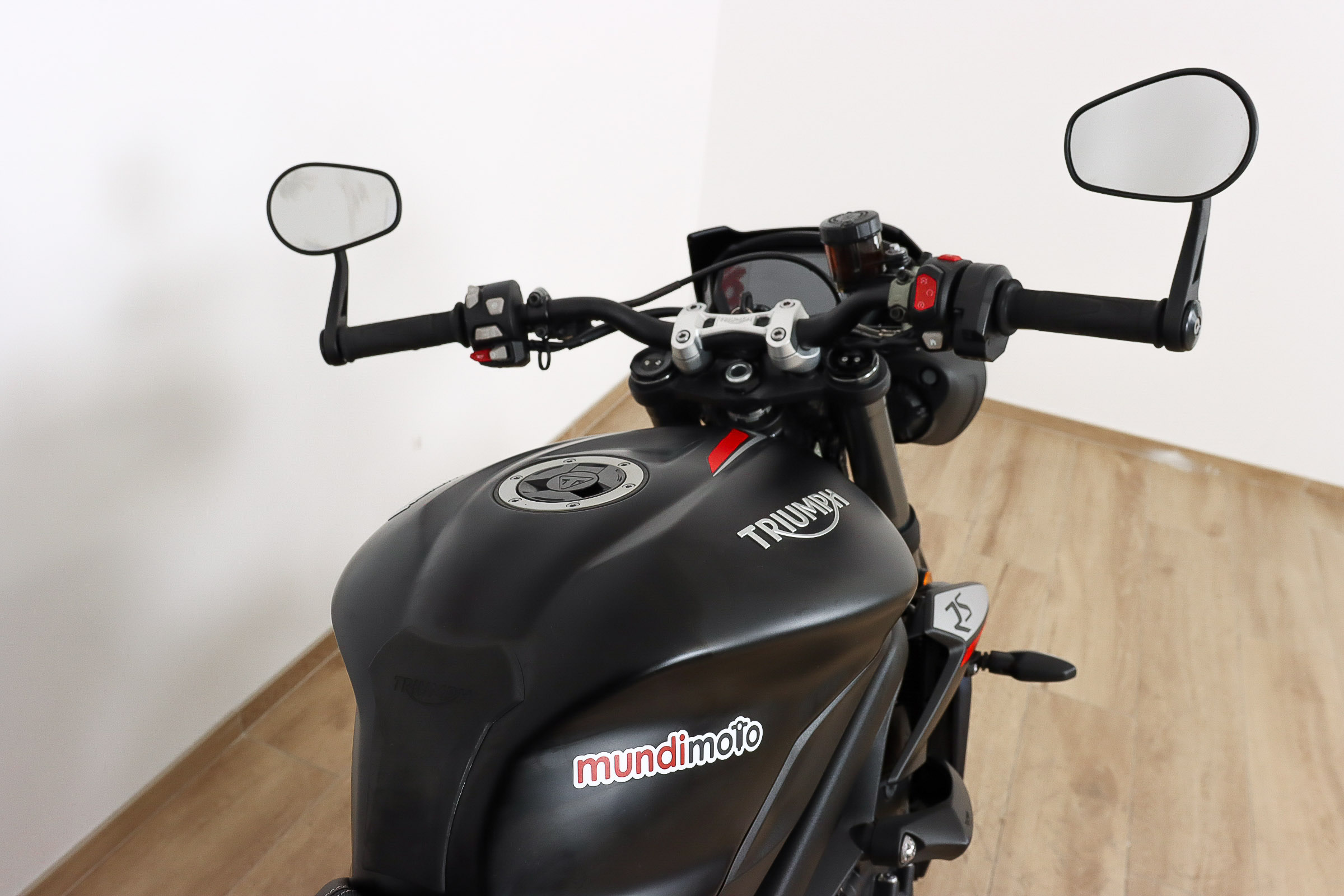 TRIUMPH STREET TRIPLE RSTRIUMPH5 TRIUMPH STREET TRIPLE RSTRIUMPH5