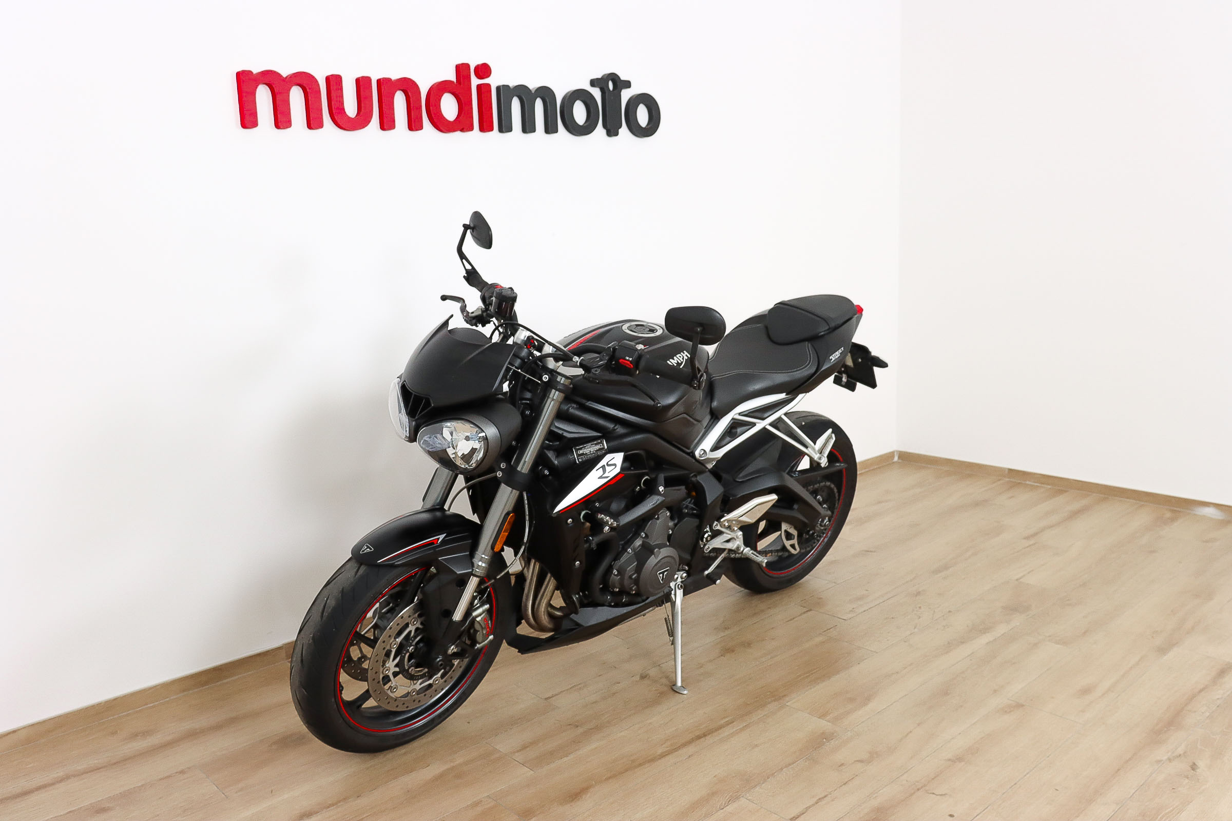 TRIUMPH STREET TRIPLE RSTRIUMPH9 TRIUMPH STREET TRIPLE RSTRIUMPH9