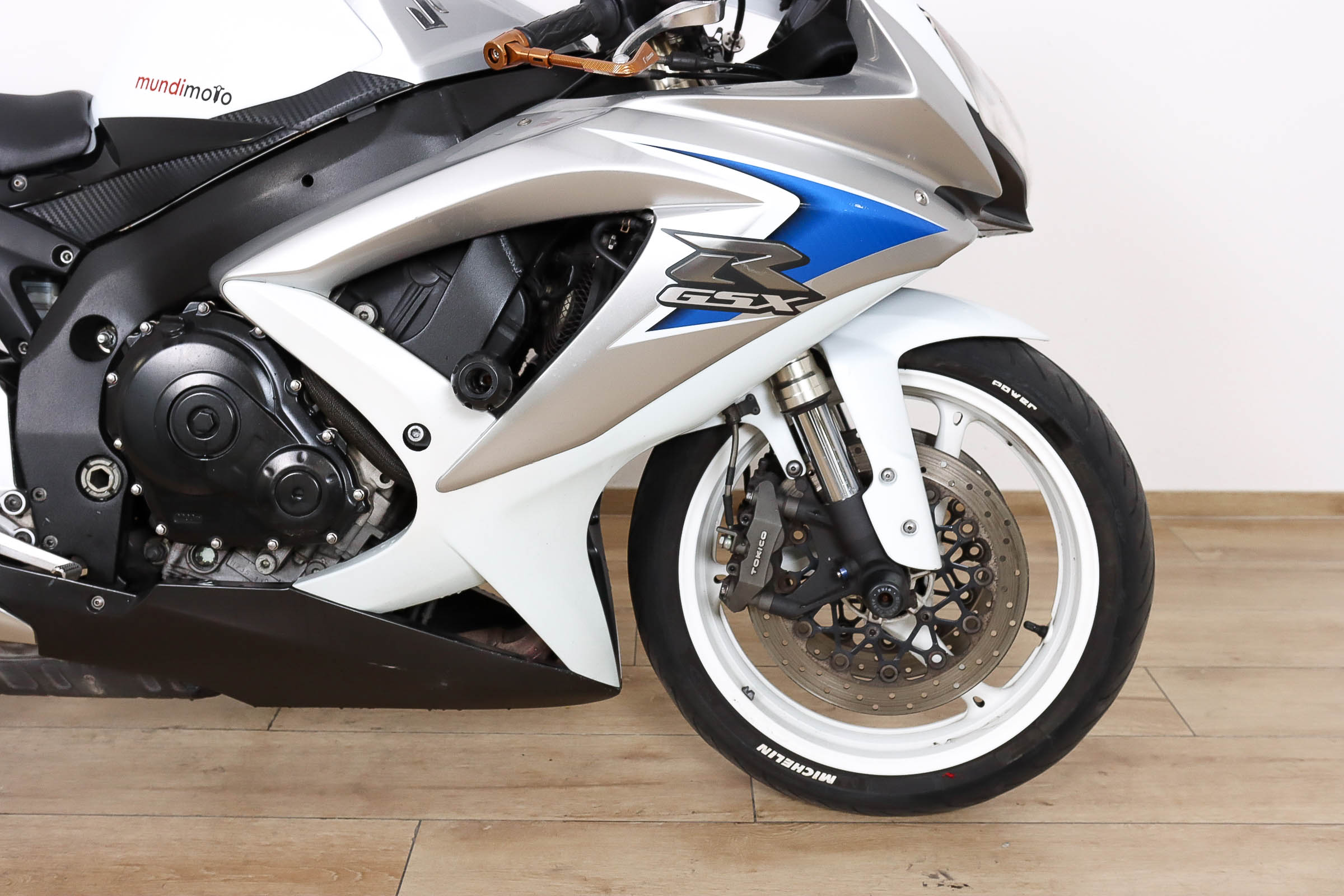SUZUKI GSX R600SUZUKI3 SUZUKI GSX R600SUZUKI3
