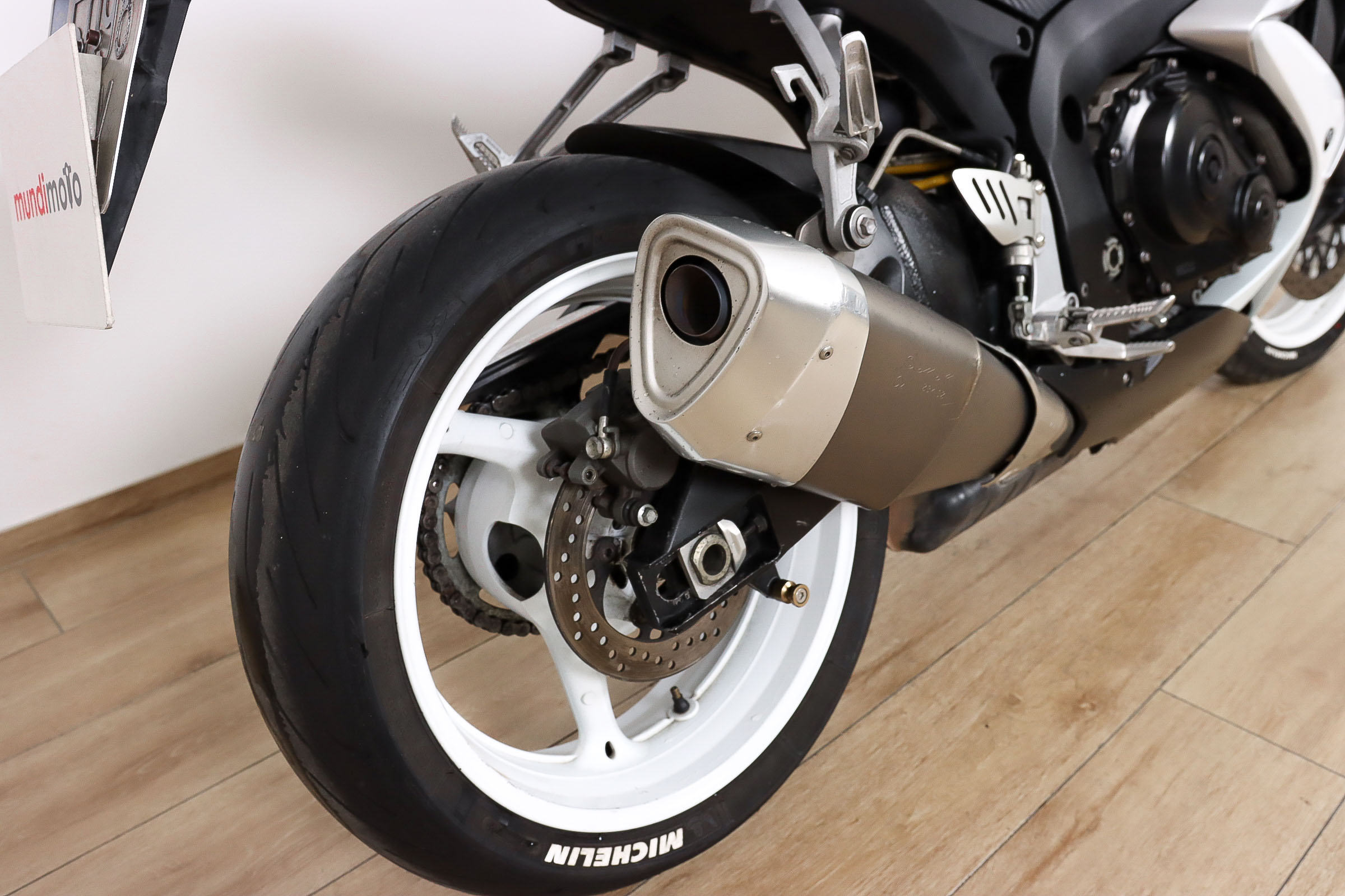 SUZUKI GSX R600SUZUKI6 SUZUKI GSX R600SUZUKI6