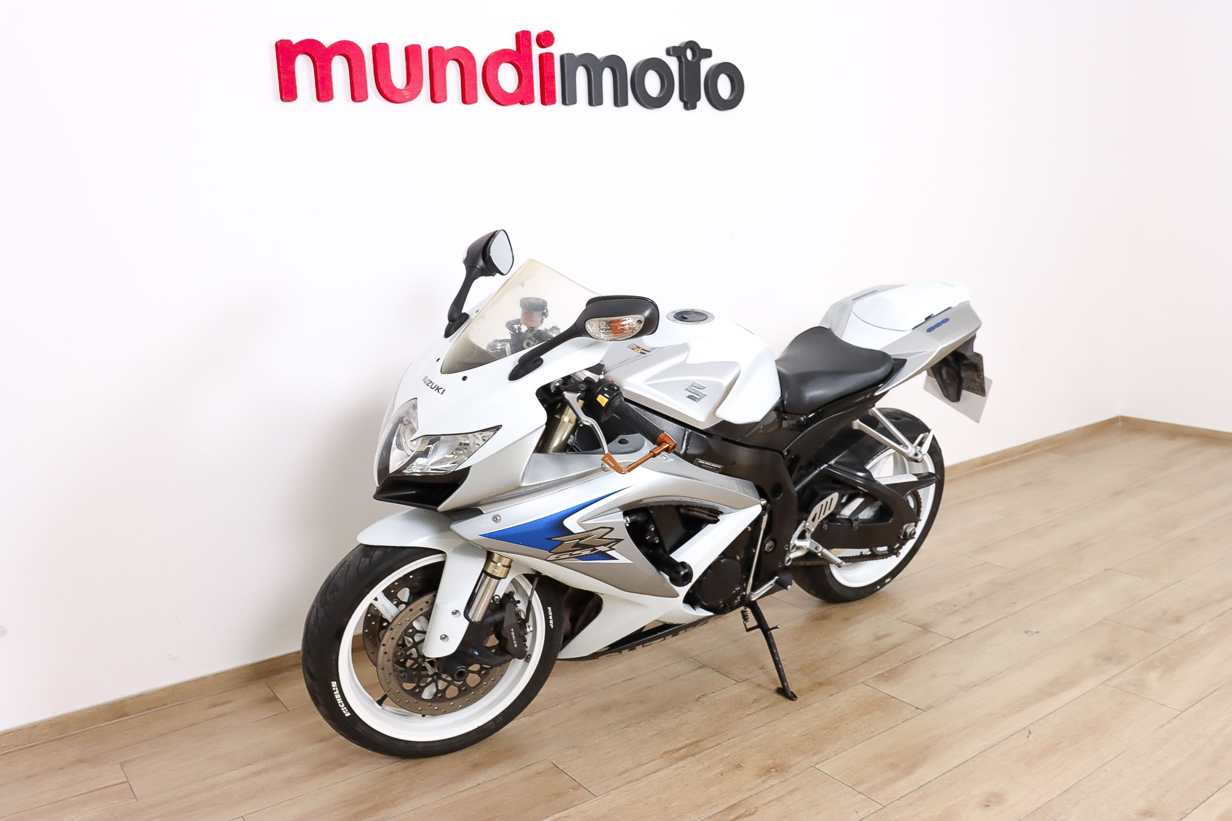 SUZUKI GSX R600SUZUKI10 SUZUKI GSX R600SUZUKI10