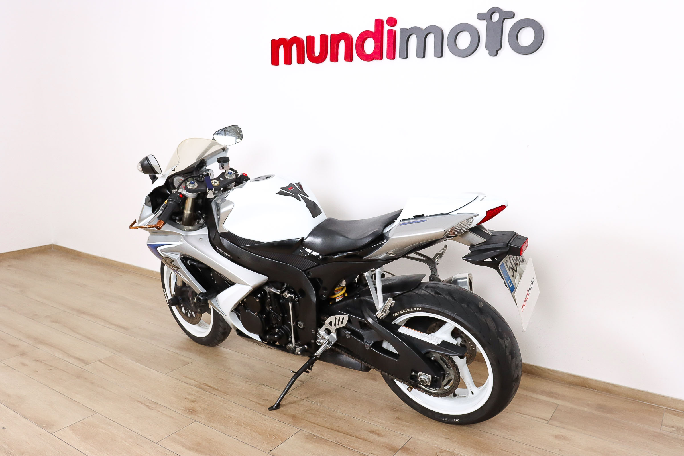 SUZUKI GSX R600SUZUKI11 SUZUKI GSX R600SUZUKI11