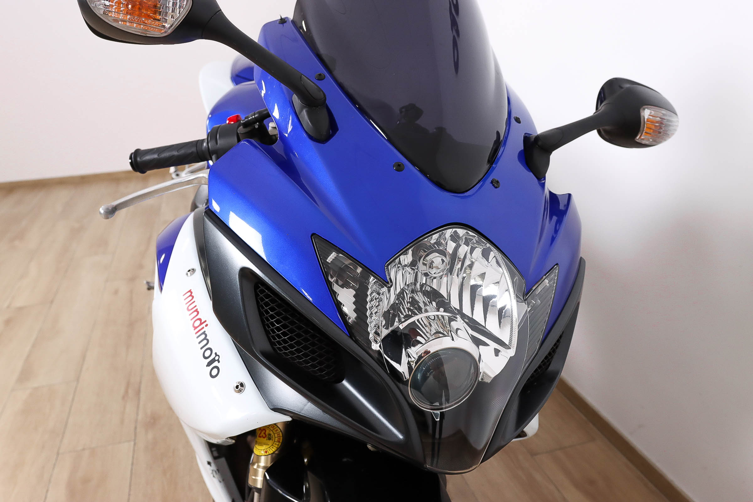 SUZUKI GSX R600SUZUKI3 SUZUKI GSX R600SUZUKI3