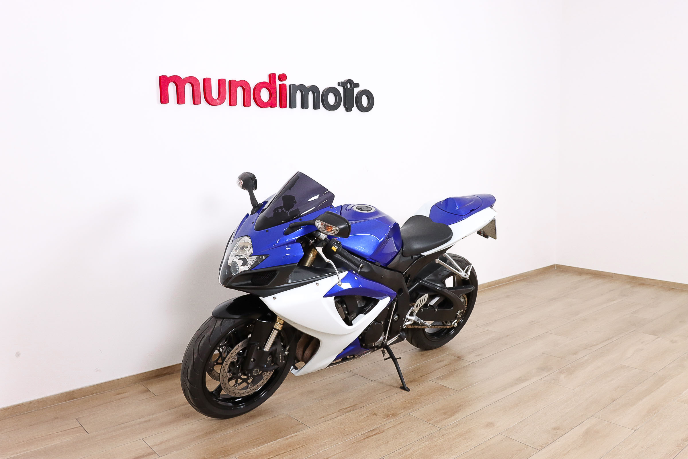 SUZUKI GSX R600SUZUKI8 SUZUKI GSX R600SUZUKI8