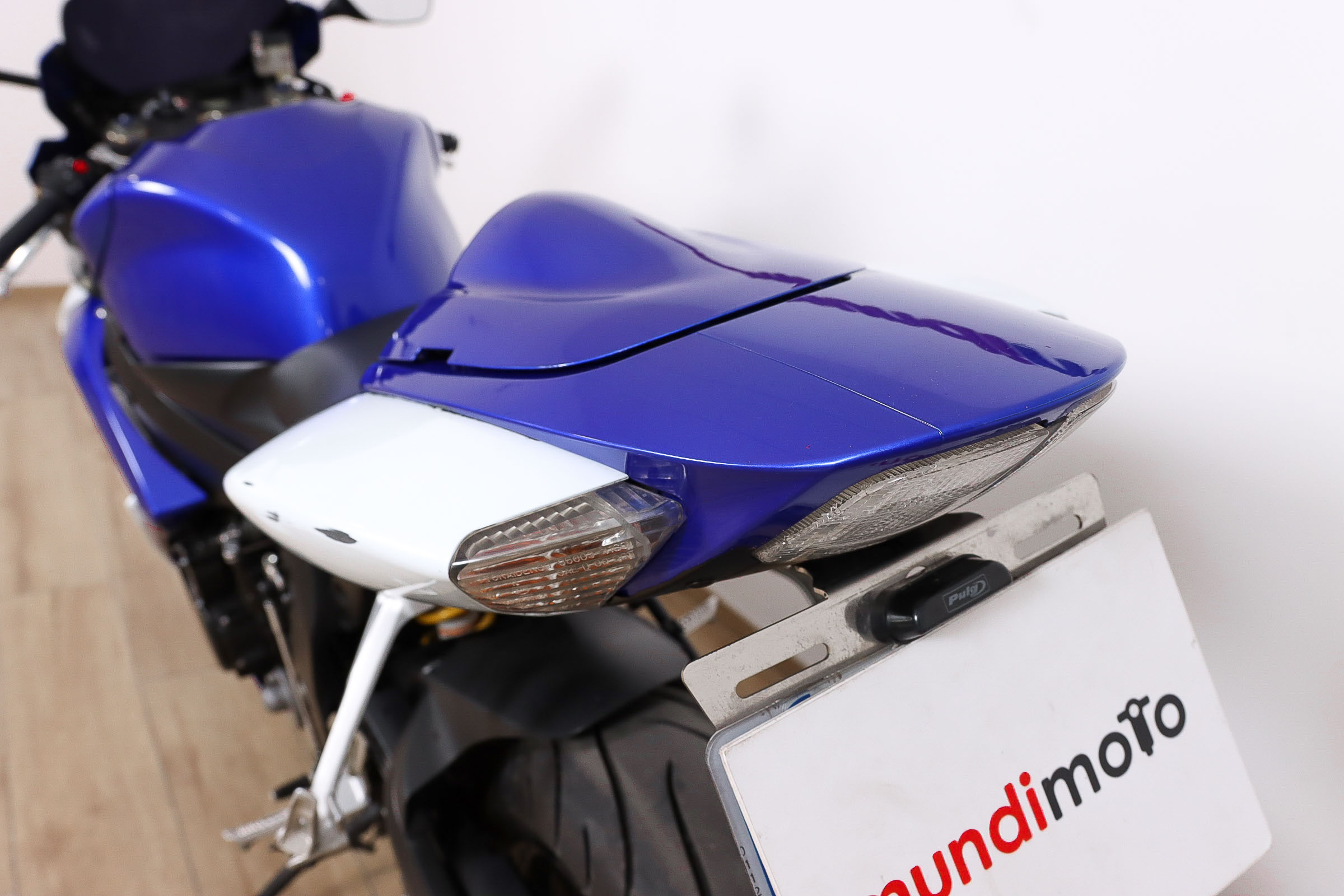 SUZUKI GSX R600SUZUKI9 SUZUKI GSX R600SUZUKI9