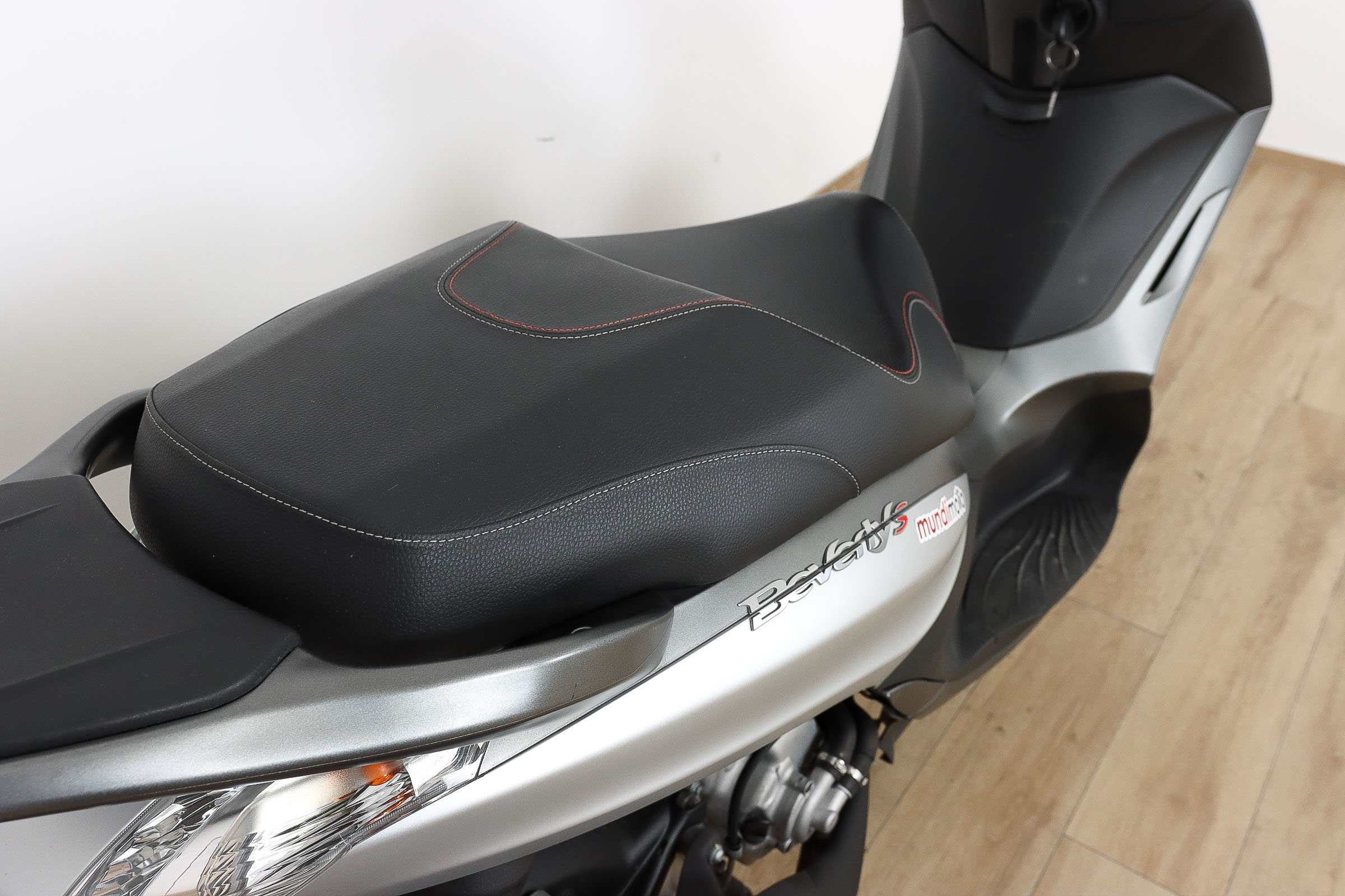 PIAGGIO Beverly 300IEPIAGGIO4 PIAGGIO Beverly 300IEPIAGGIO4