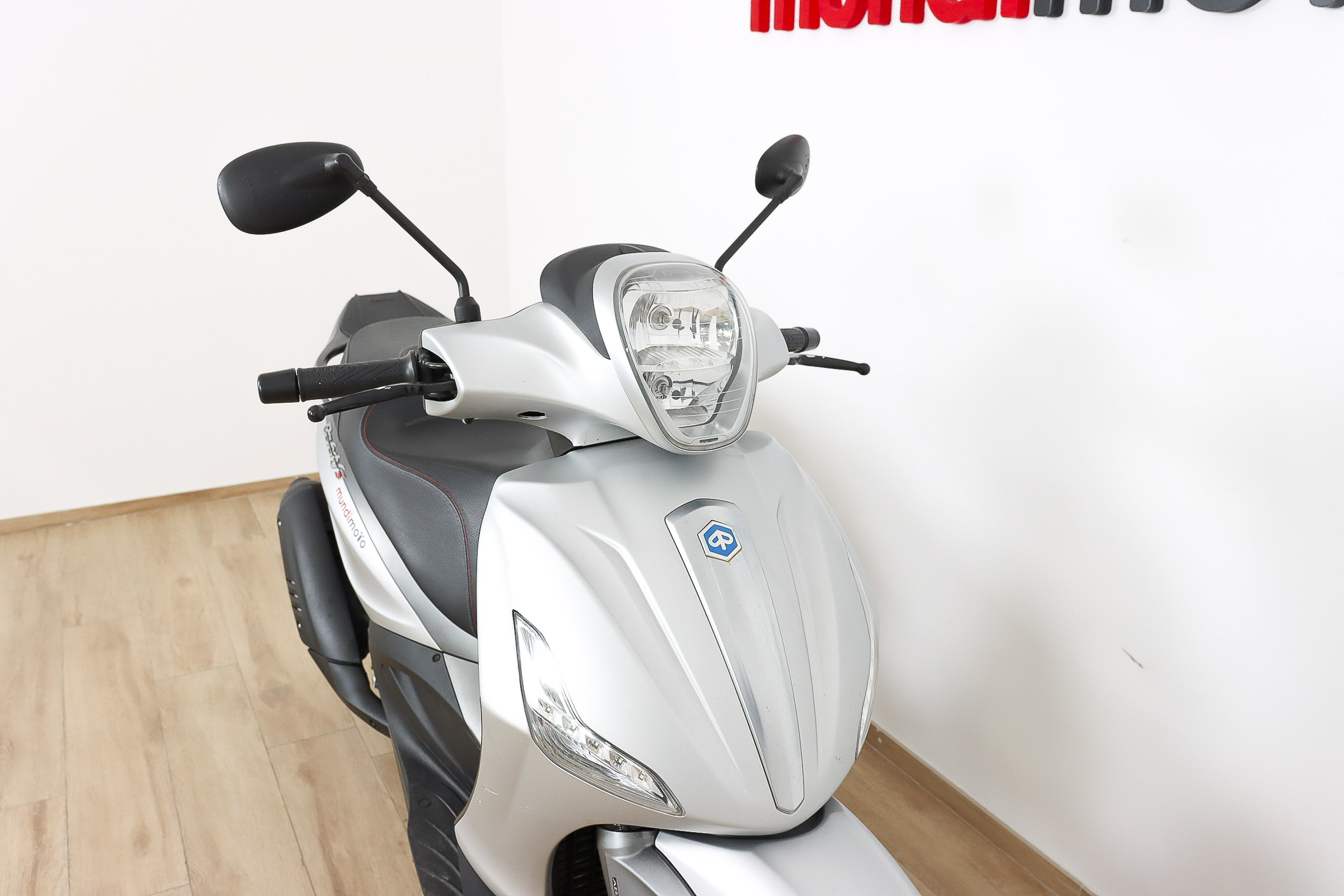 PIAGGIO Beverly 300IEPIAGGIO6 PIAGGIO Beverly 300IEPIAGGIO6