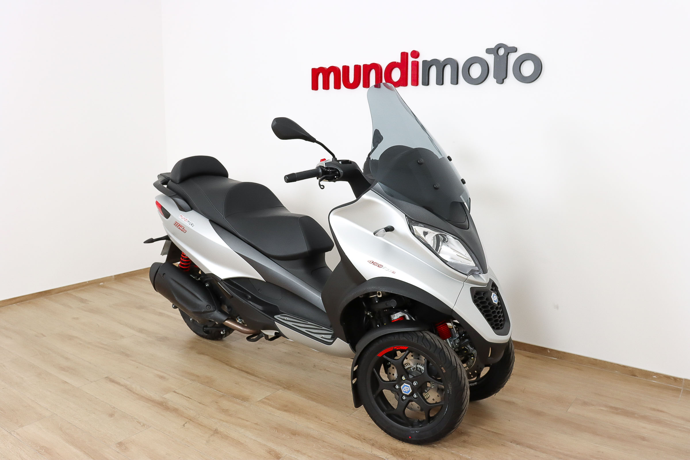 PIAGGIO MP3 350 ABS/ASR promoPIAGGIO2 PIAGGIO MP3 350 ABS/ASR promoPIAGGIO2
