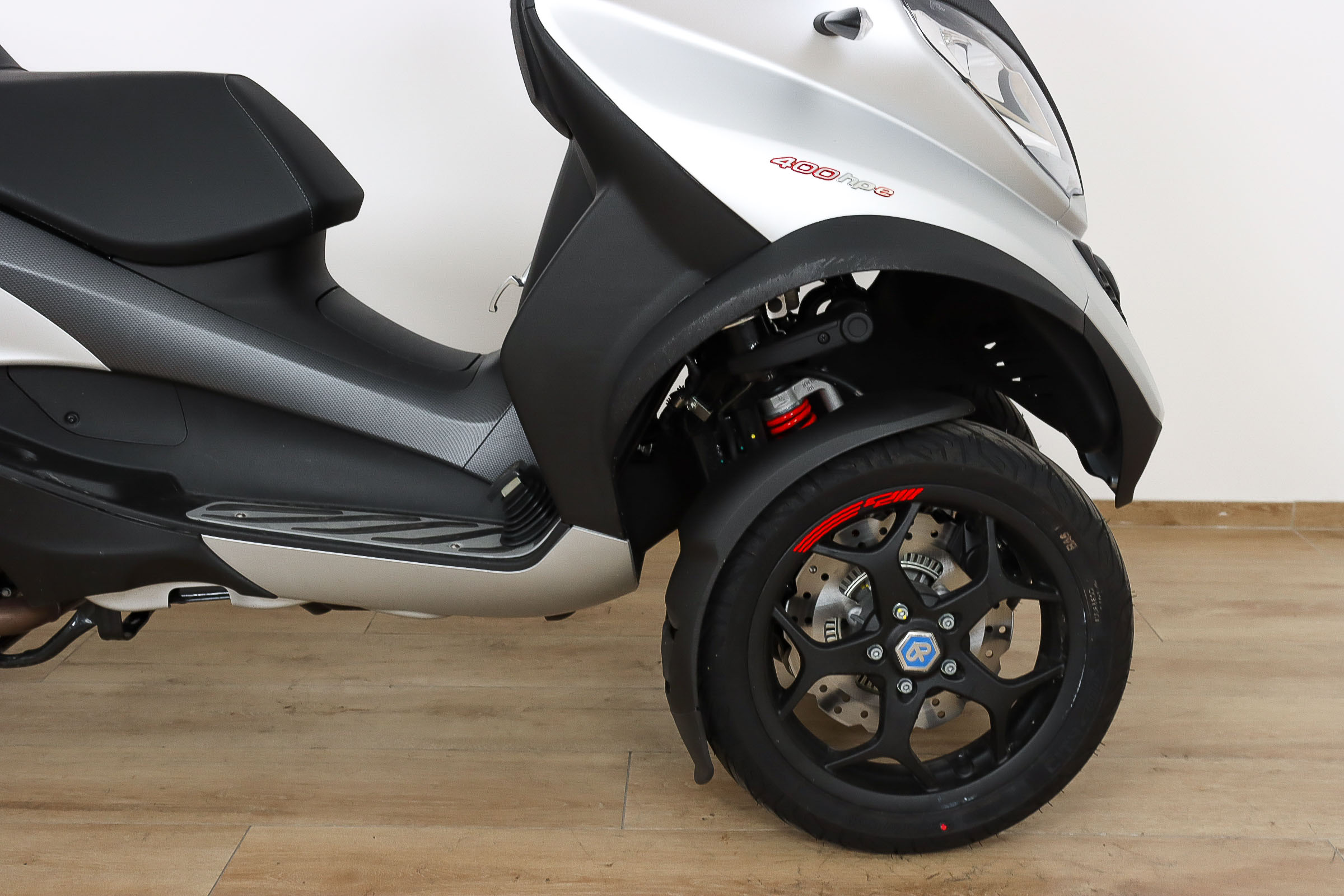 PIAGGIO MP3 350 ABS/ASR promoPIAGGIO3 PIAGGIO MP3 350 ABS/ASR promoPIAGGIO3