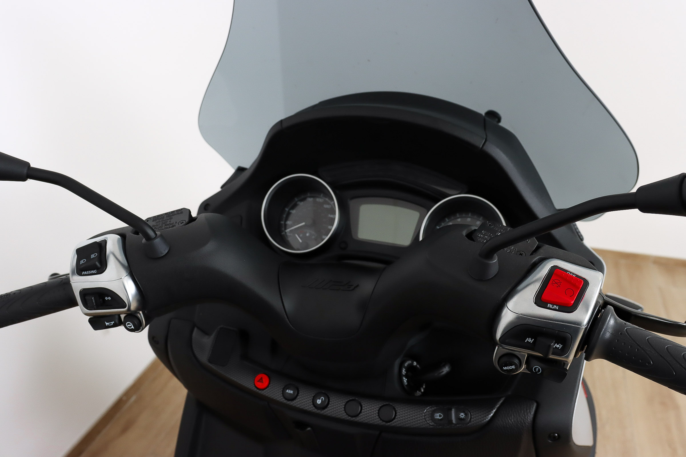 PIAGGIO MP3 350 ABS/ASR promoPIAGGIO5 PIAGGIO MP3 350 ABS/ASR promoPIAGGIO5