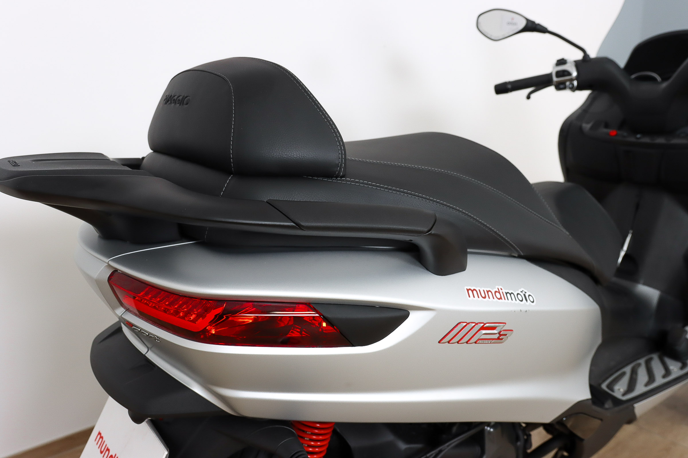 PIAGGIO MP3 350 ABS/ASR promoPIAGGIO7 PIAGGIO MP3 350 ABS/ASR promoPIAGGIO7