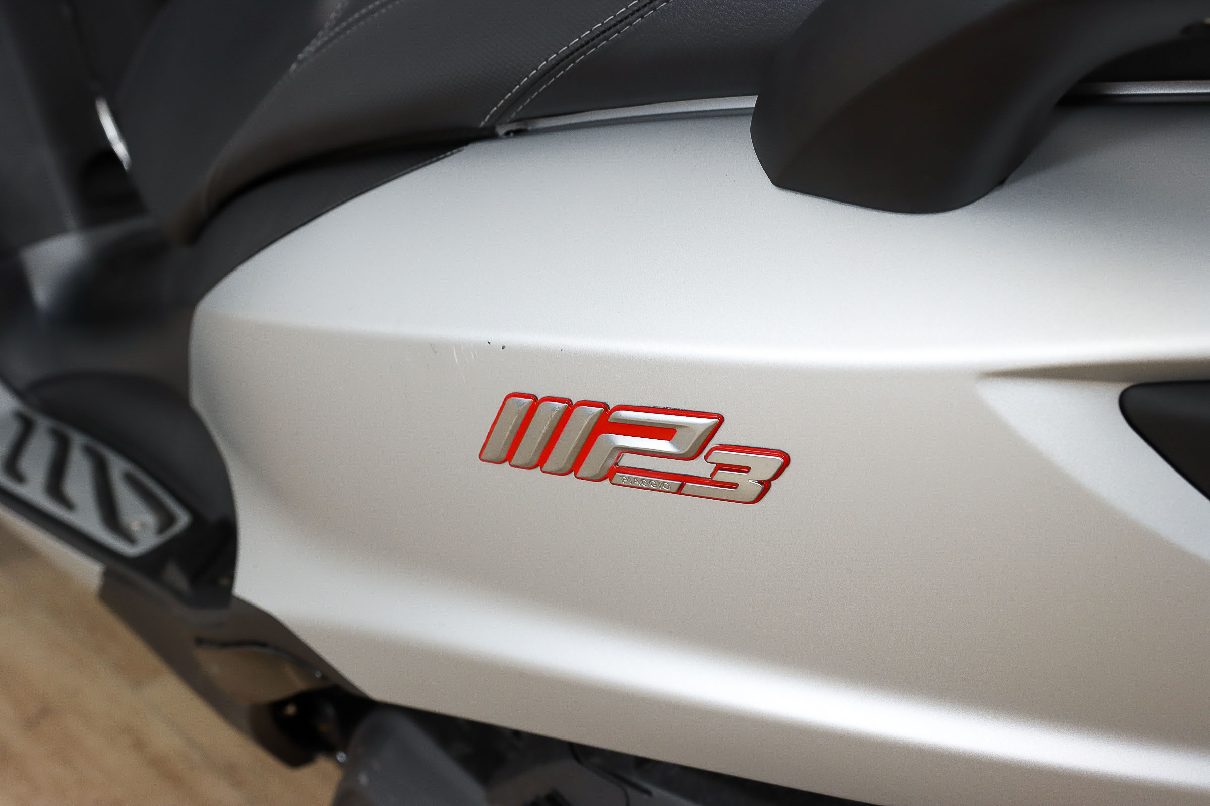 PIAGGIO MP3 350 ABS/ASR promoPIAGGIO11 PIAGGIO MP3 350 ABS/ASR promoPIAGGIO11