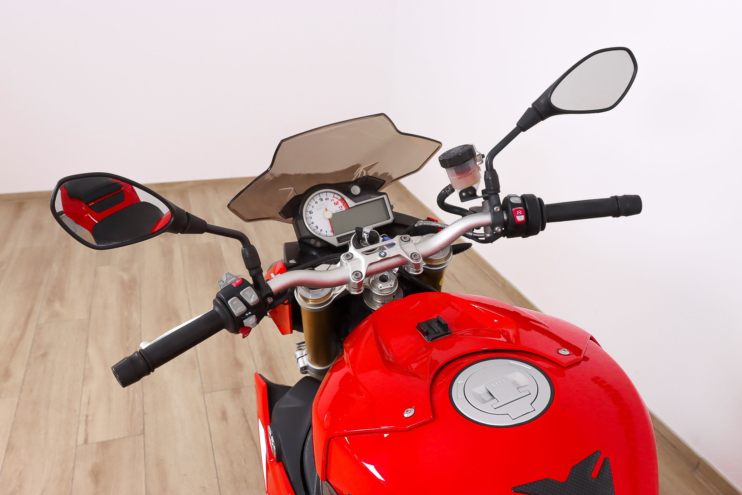 BMW S 1000 R promoBMW10 BMW S 1000 R promoBMW10
