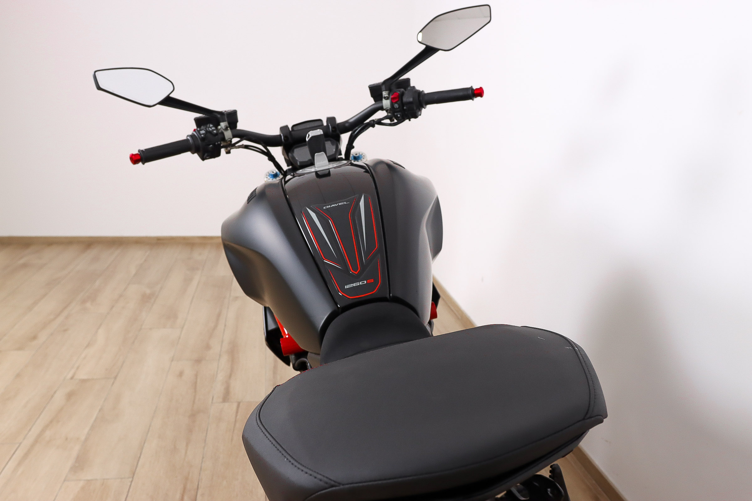 DUCATI Diavel SDUCATI10 DUCATI Diavel SDUCATI10