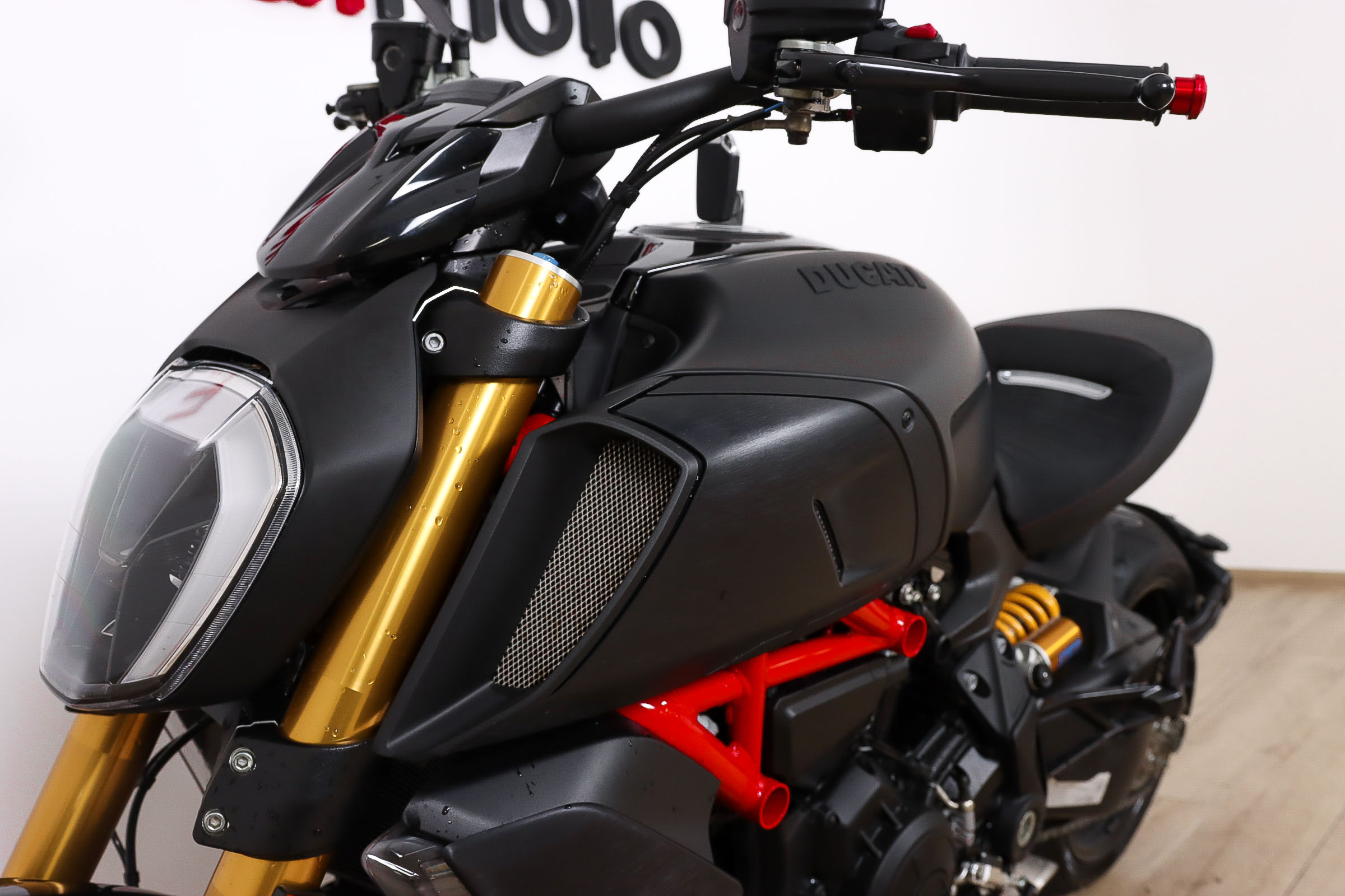 DUCATI Diavel SDUCATI12 DUCATI Diavel SDUCATI12
