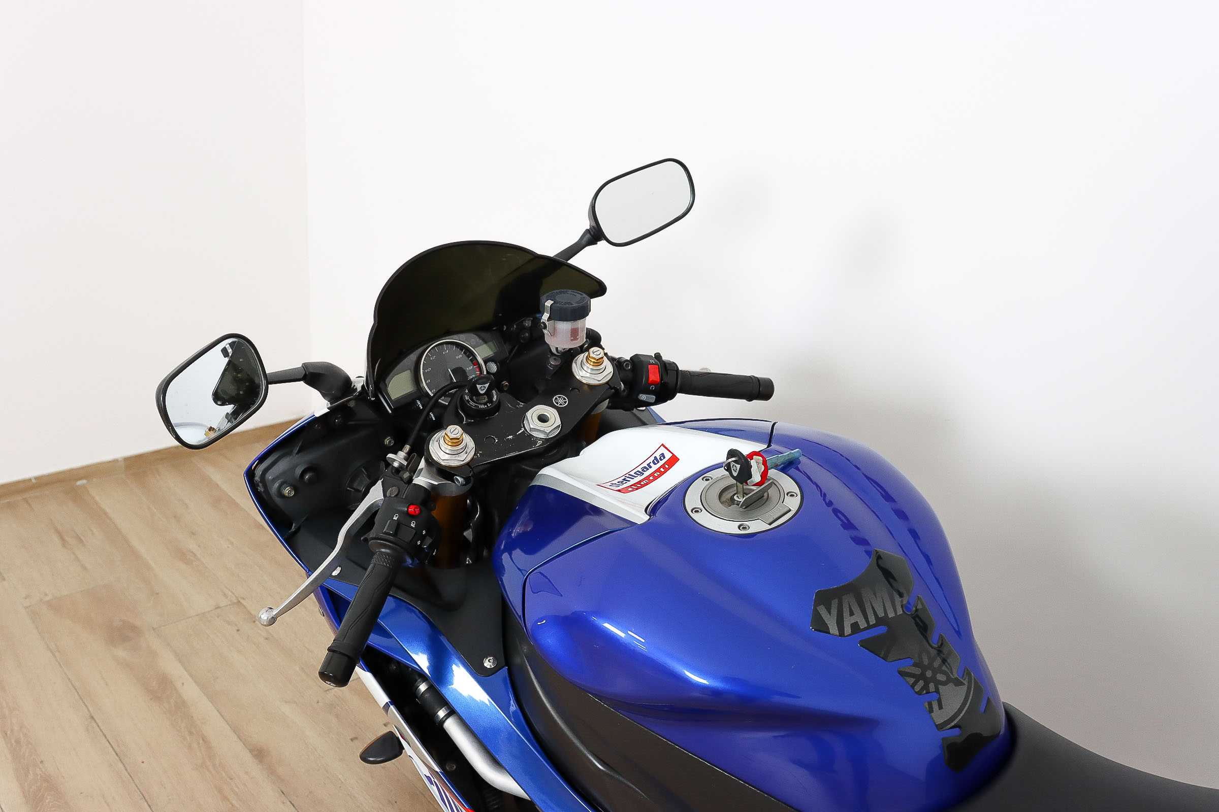 YAMAHA YZF R6YAMAHA11 YAMAHA YZF R6YAMAHA11