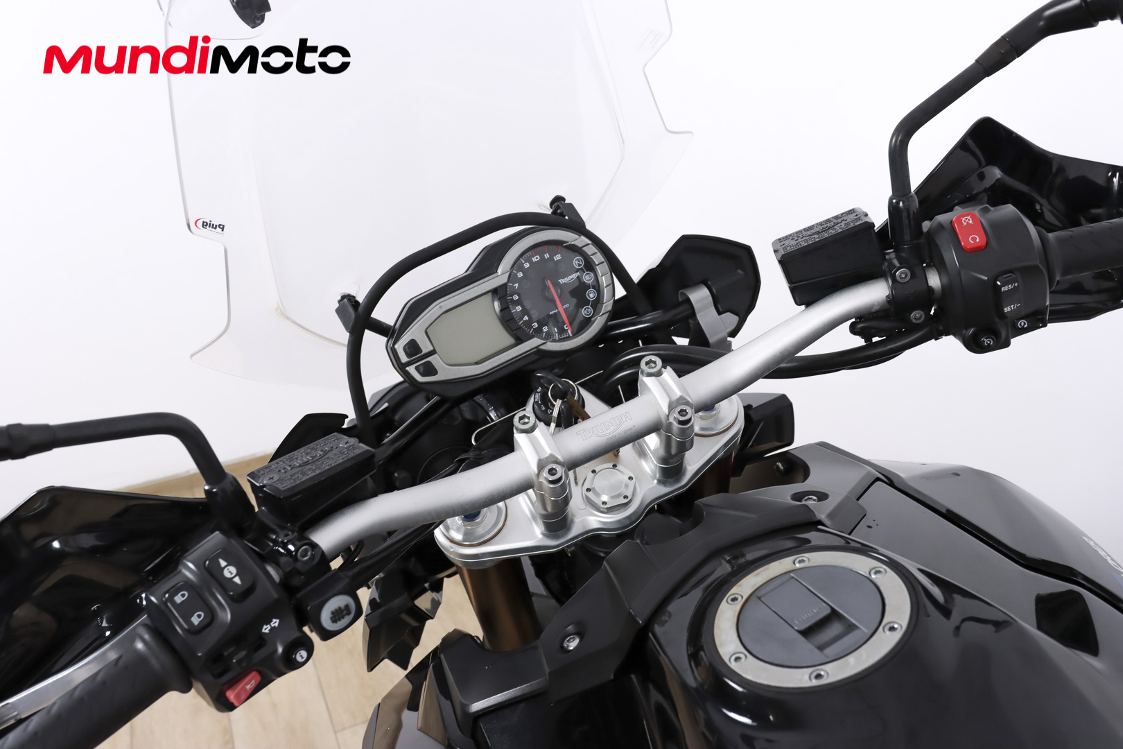 TRIUMPH TIGER Explorer 1200TRIUMPH11 TRIUMPH TIGER Explorer 1200TRIUMPH11
