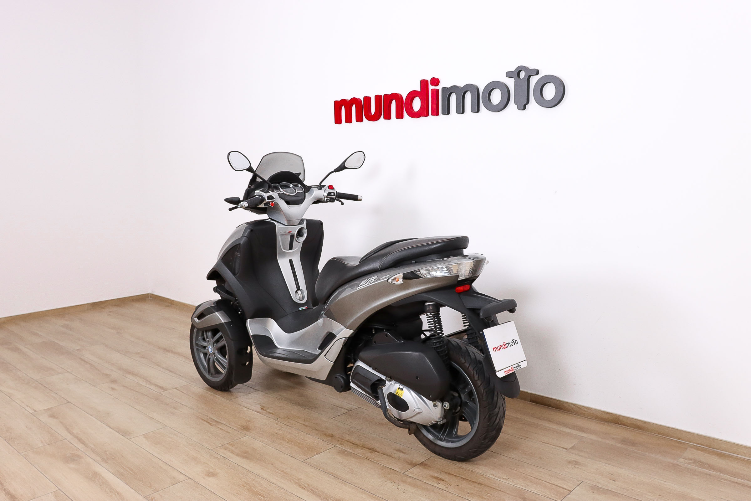 PIAGGIO MP3 300 Yourban promoPIAGGIO5 PIAGGIO MP3 300 Yourban promoPIAGGIO5