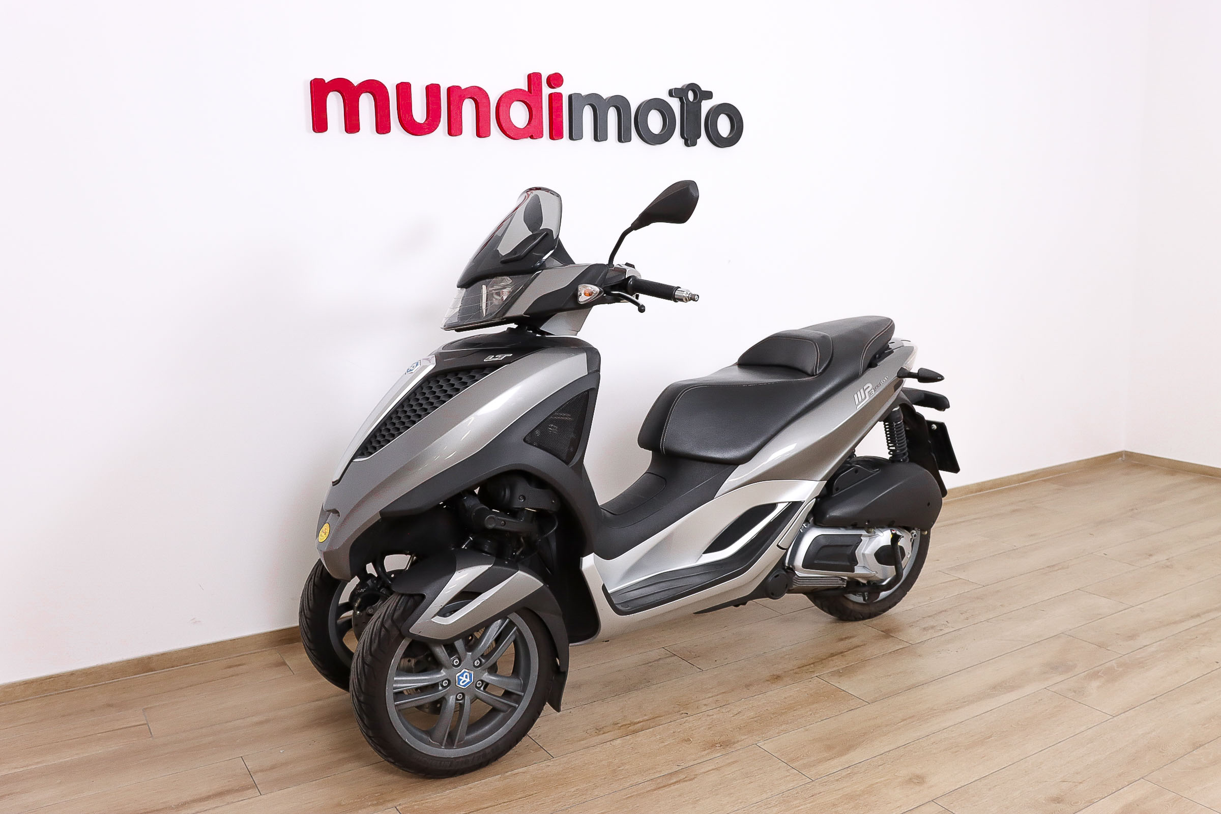 PIAGGIO MP3 300 Yourban promoPIAGGIO6 PIAGGIO MP3 300 Yourban promoPIAGGIO6