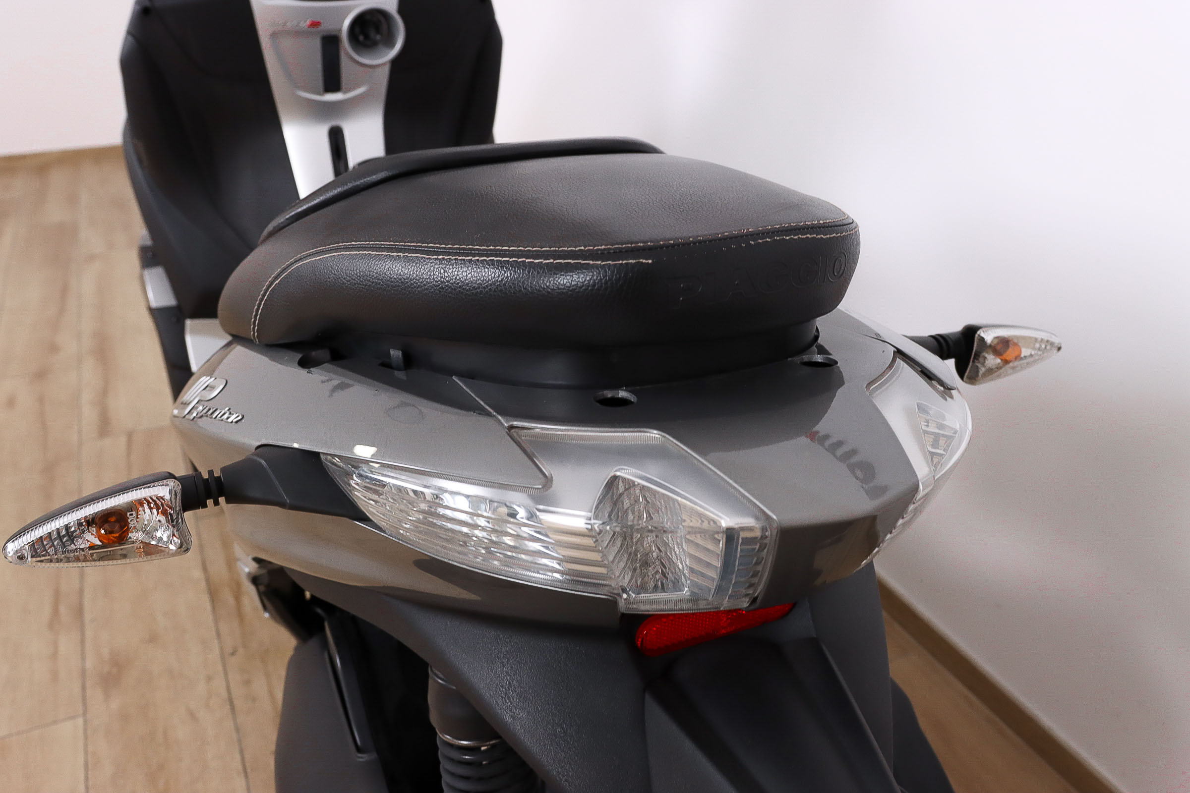 PIAGGIO MP3 300 Yourban promoPIAGGIO7 PIAGGIO MP3 300 Yourban promoPIAGGIO7