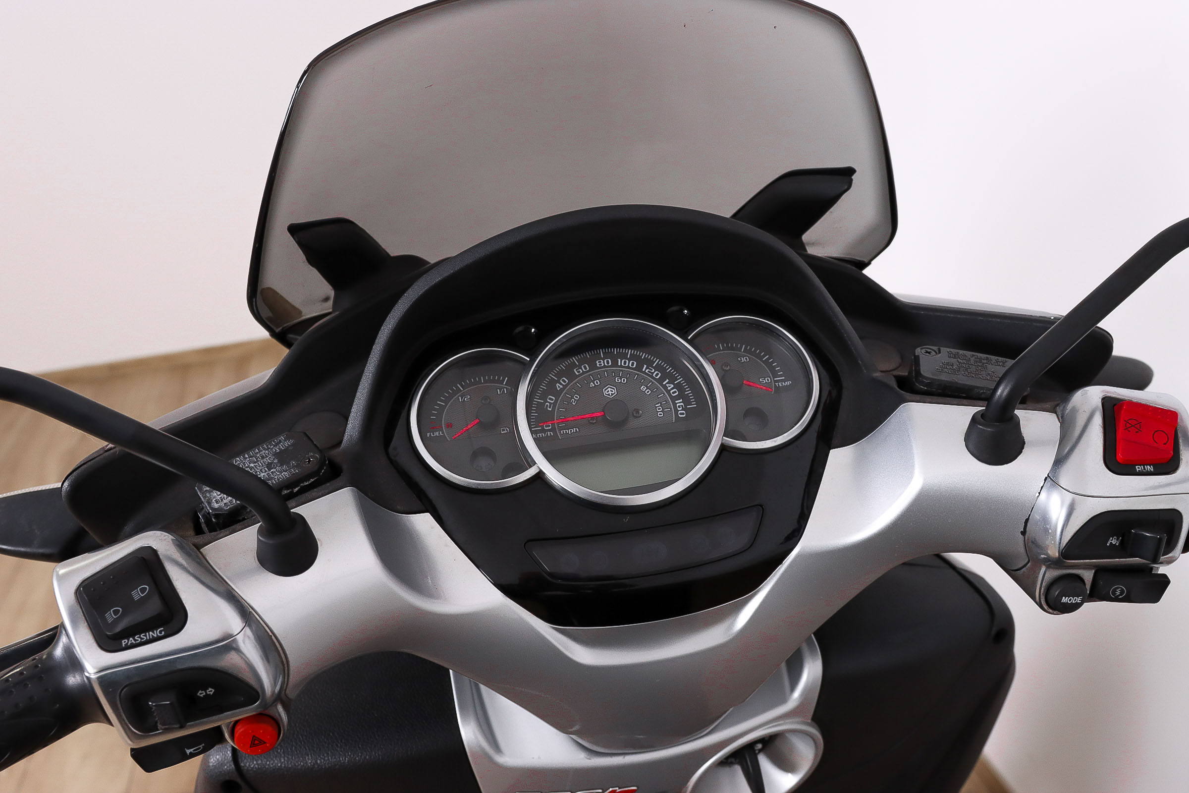 PIAGGIO MP3 300 Yourban promoPIAGGIO8 PIAGGIO MP3 300 Yourban promoPIAGGIO8