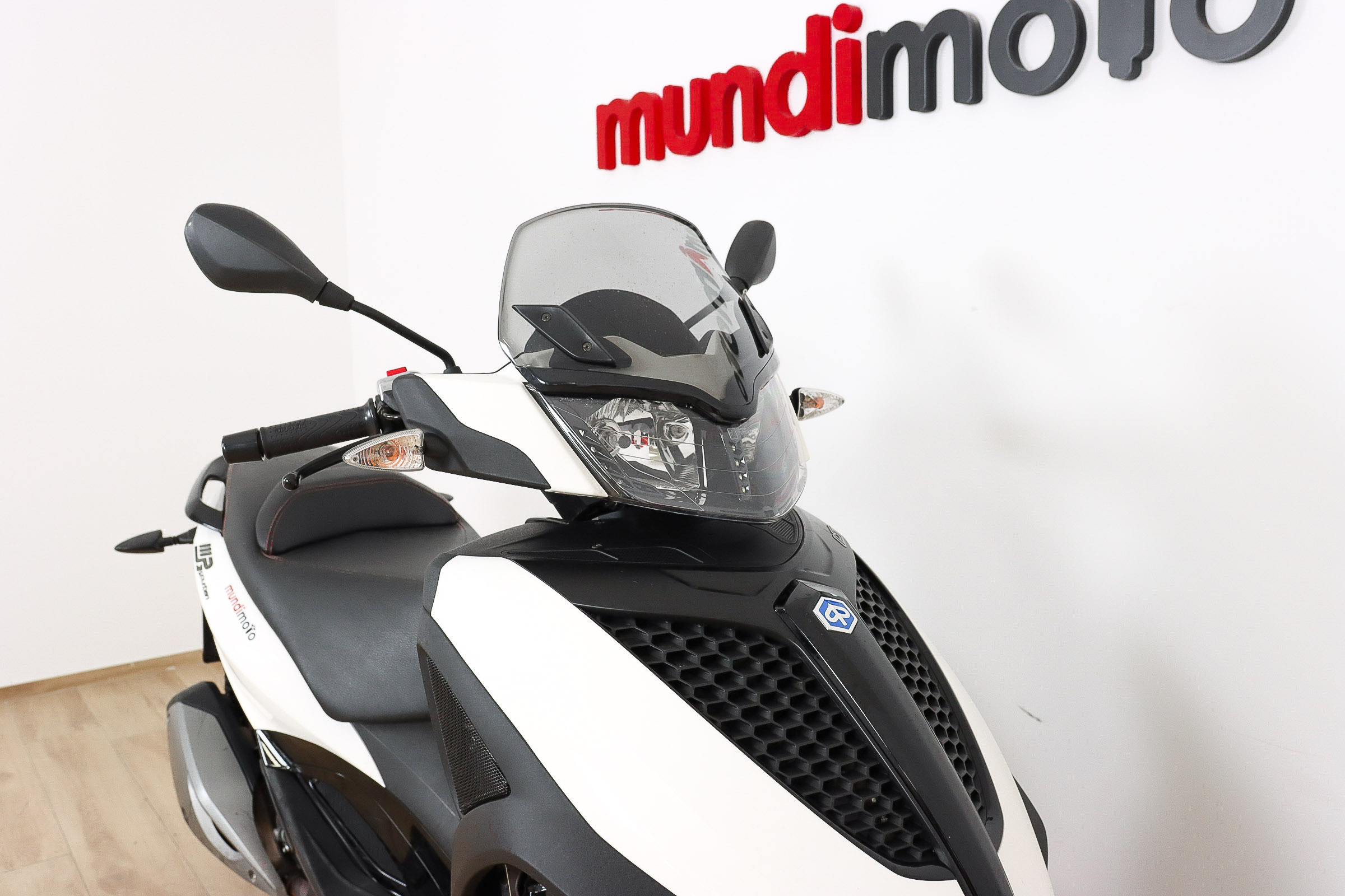 PIAGGIO MP3 300 Yourban LT SportPIAGGIO4 PIAGGIO MP3 300 Yourban LT SportPIAGGIO4