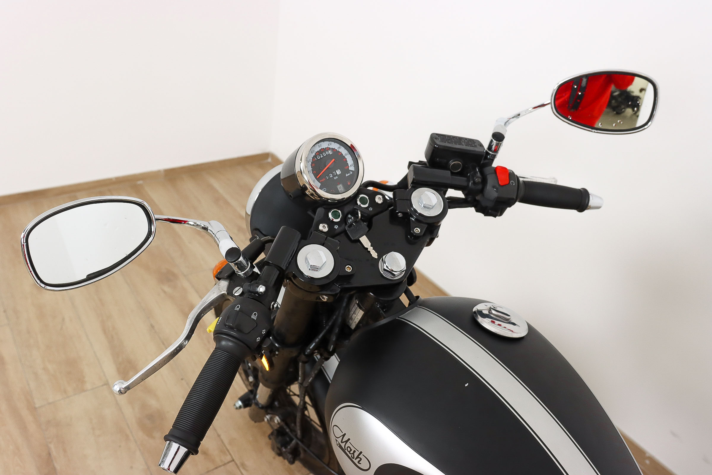 MASH Cafe RacerMASH10 MASH Cafe RacerMASH10