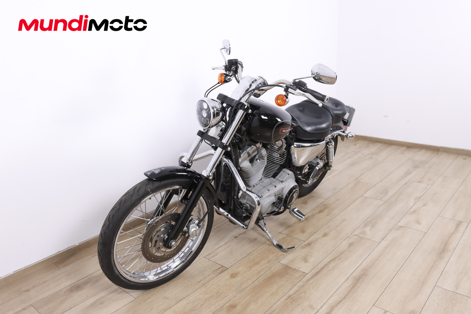 HARLEY DAVIDSON Sportster 883 CustomHARLEY DAVIDSON6 HARLEY DAVIDSON Sportster 883 CustomHARLEY DAVIDSON6