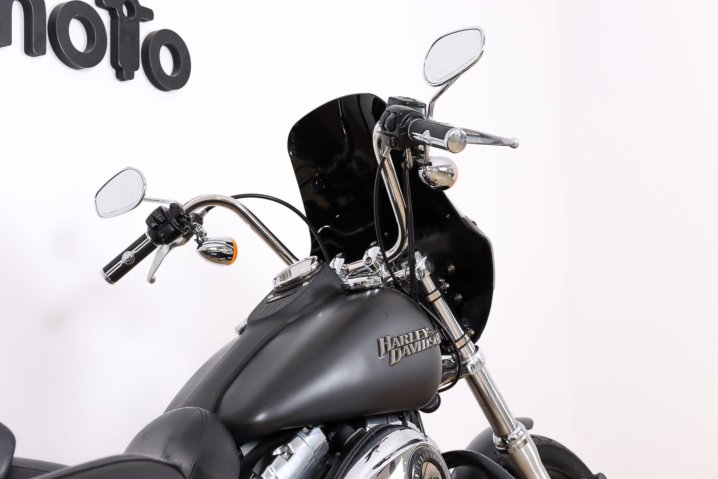 HARLEY DAVIDSON Dyna Street BobHARLEY DAVIDSON10 HARLEY DAVIDSON Dyna Street BobHARLEY DAVIDSON10