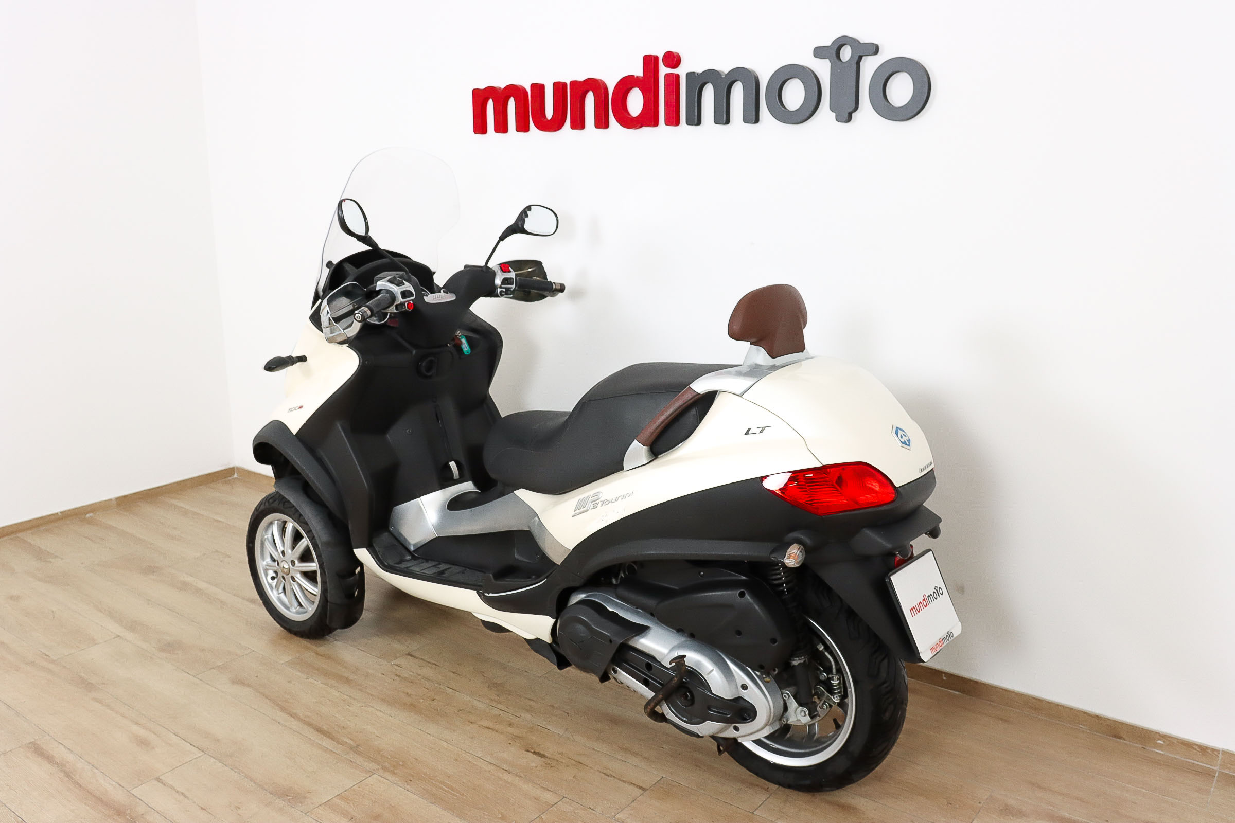 PIAGGIO MP3 500 TouringPIAGGIO10 PIAGGIO MP3 500 TouringPIAGGIO10