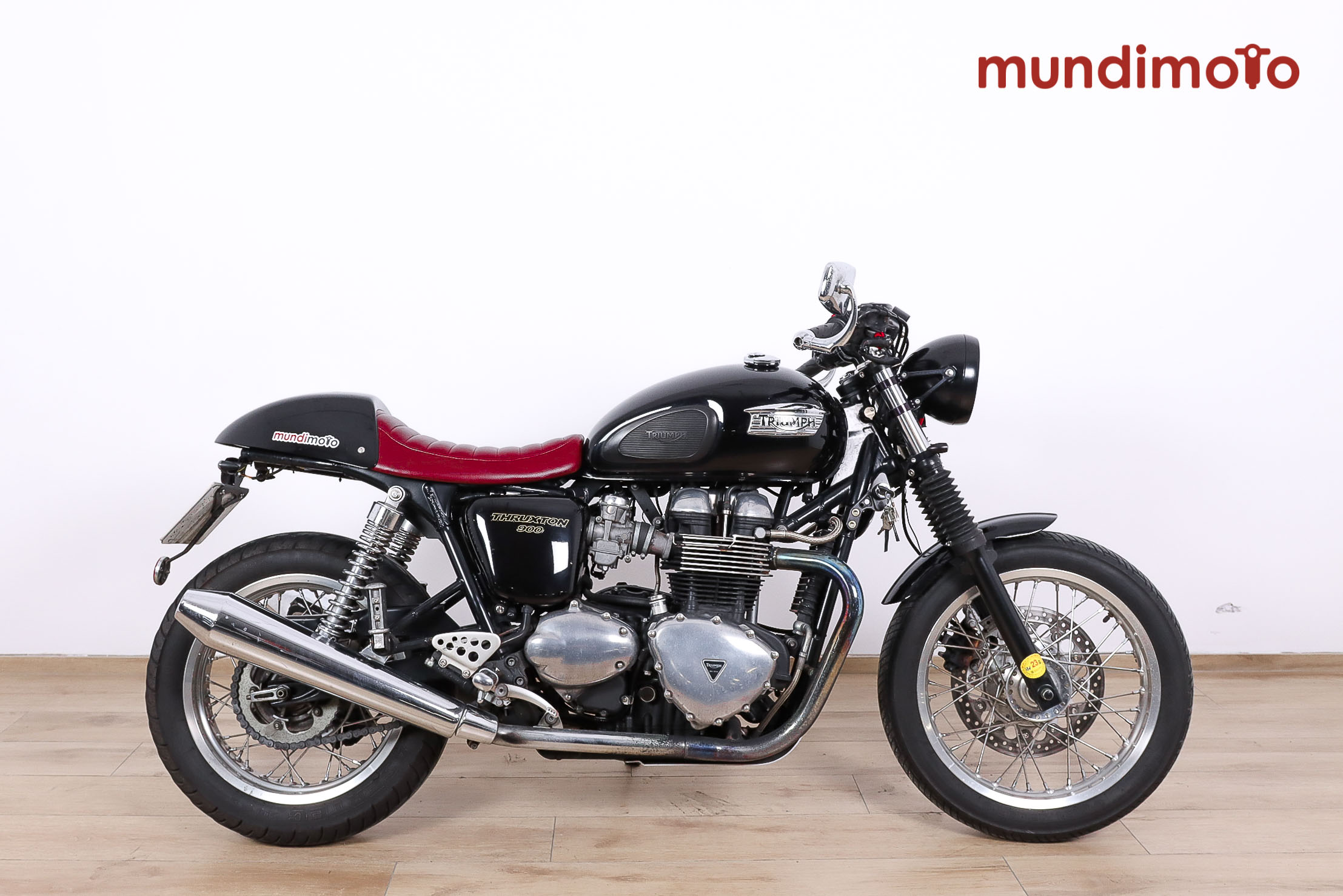 TRIUMPH Thruxton EFI promoTRIUMPH0 TRIUMPH Thruxton EFI promoTRIUMPH0