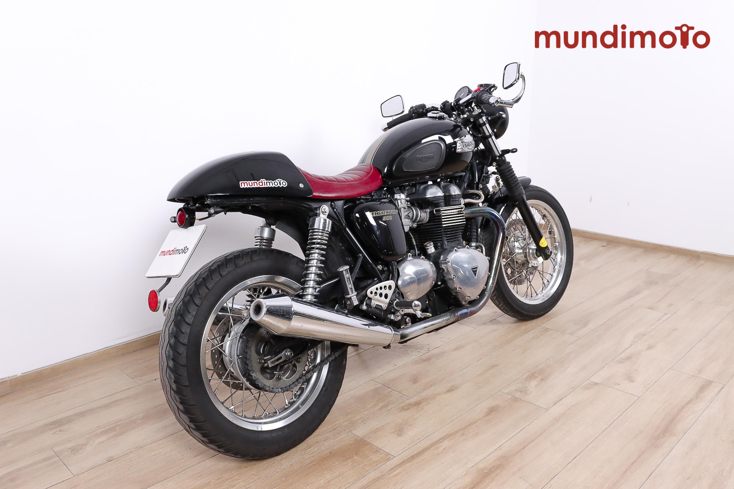 TRIUMPH Thruxton EFI promoTRIUMPH2 TRIUMPH Thruxton EFI promoTRIUMPH2