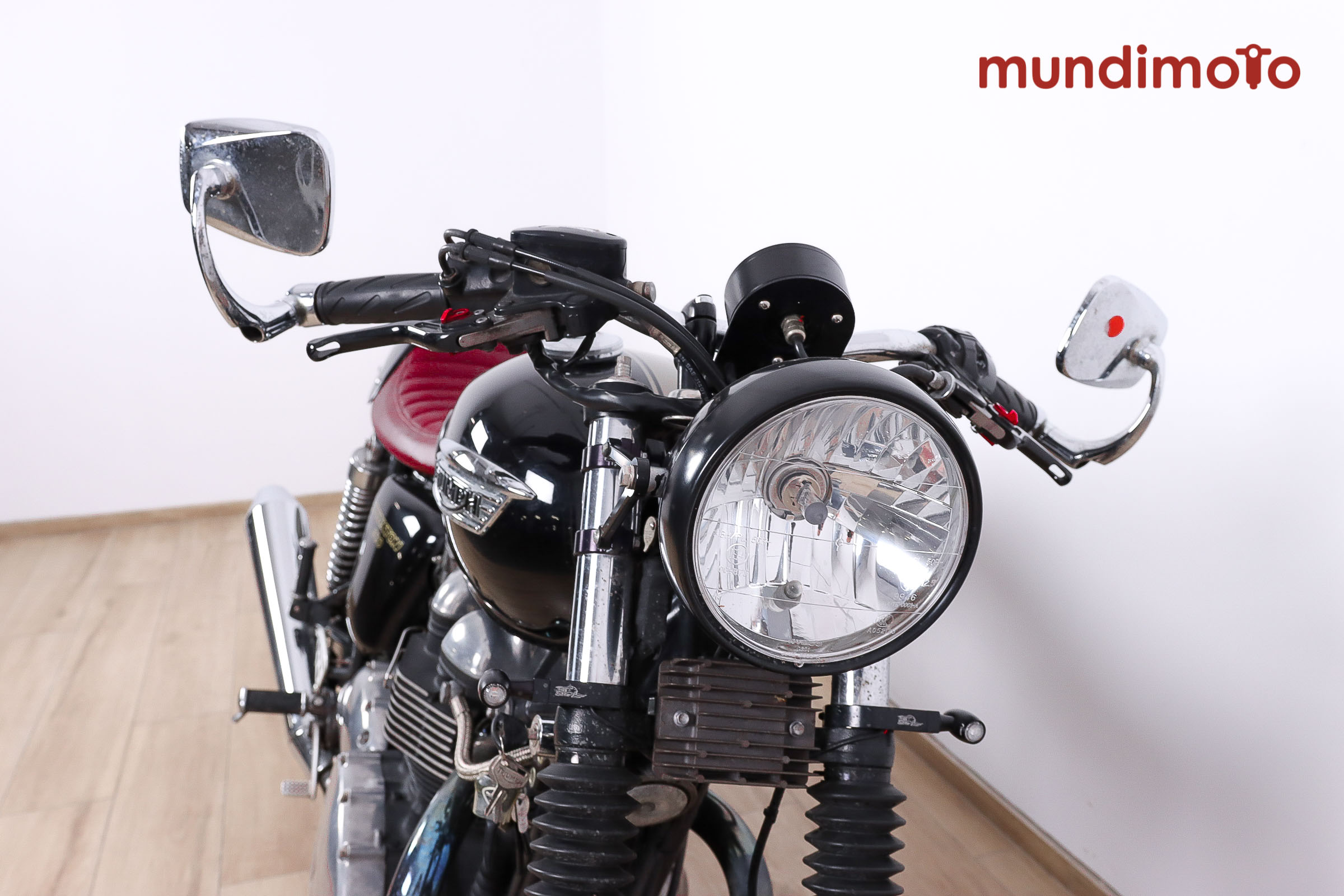 TRIUMPH Thruxton EFI promoTRIUMPH3 TRIUMPH Thruxton EFI promoTRIUMPH3