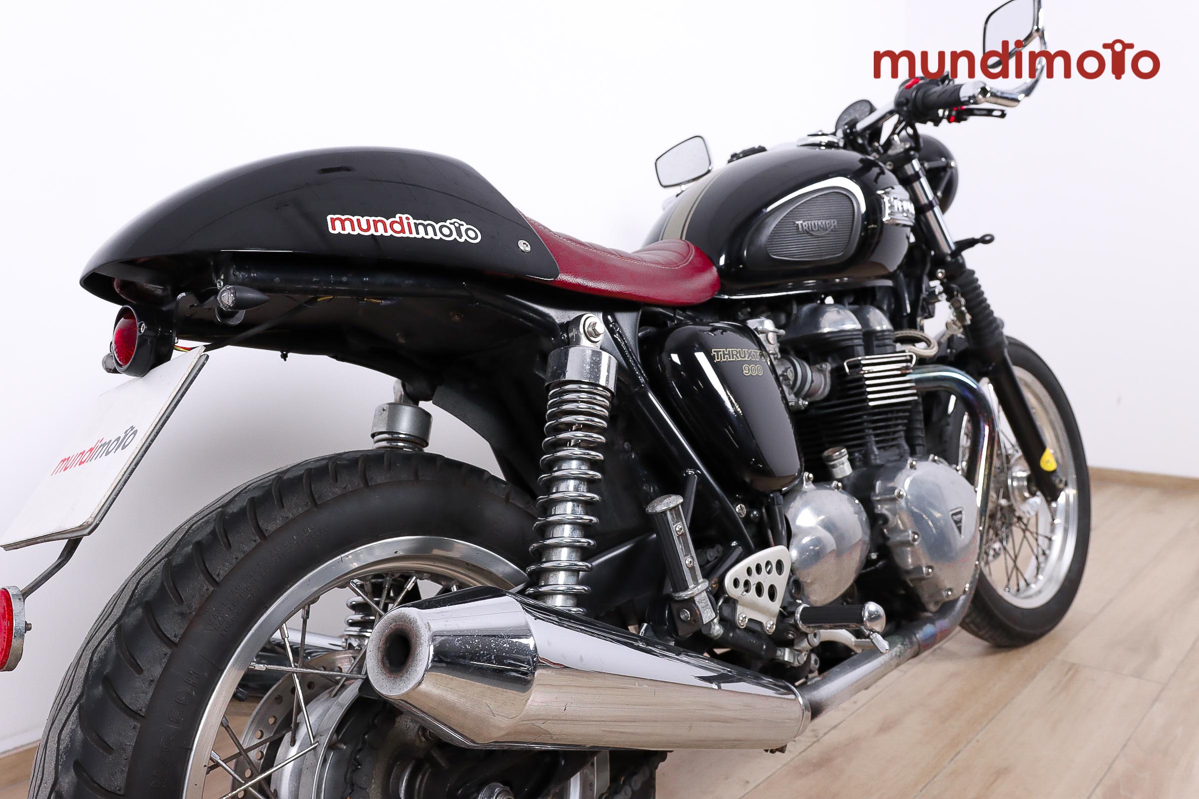 TRIUMPH Thruxton EFI promoTRIUMPH4 TRIUMPH Thruxton EFI promoTRIUMPH4