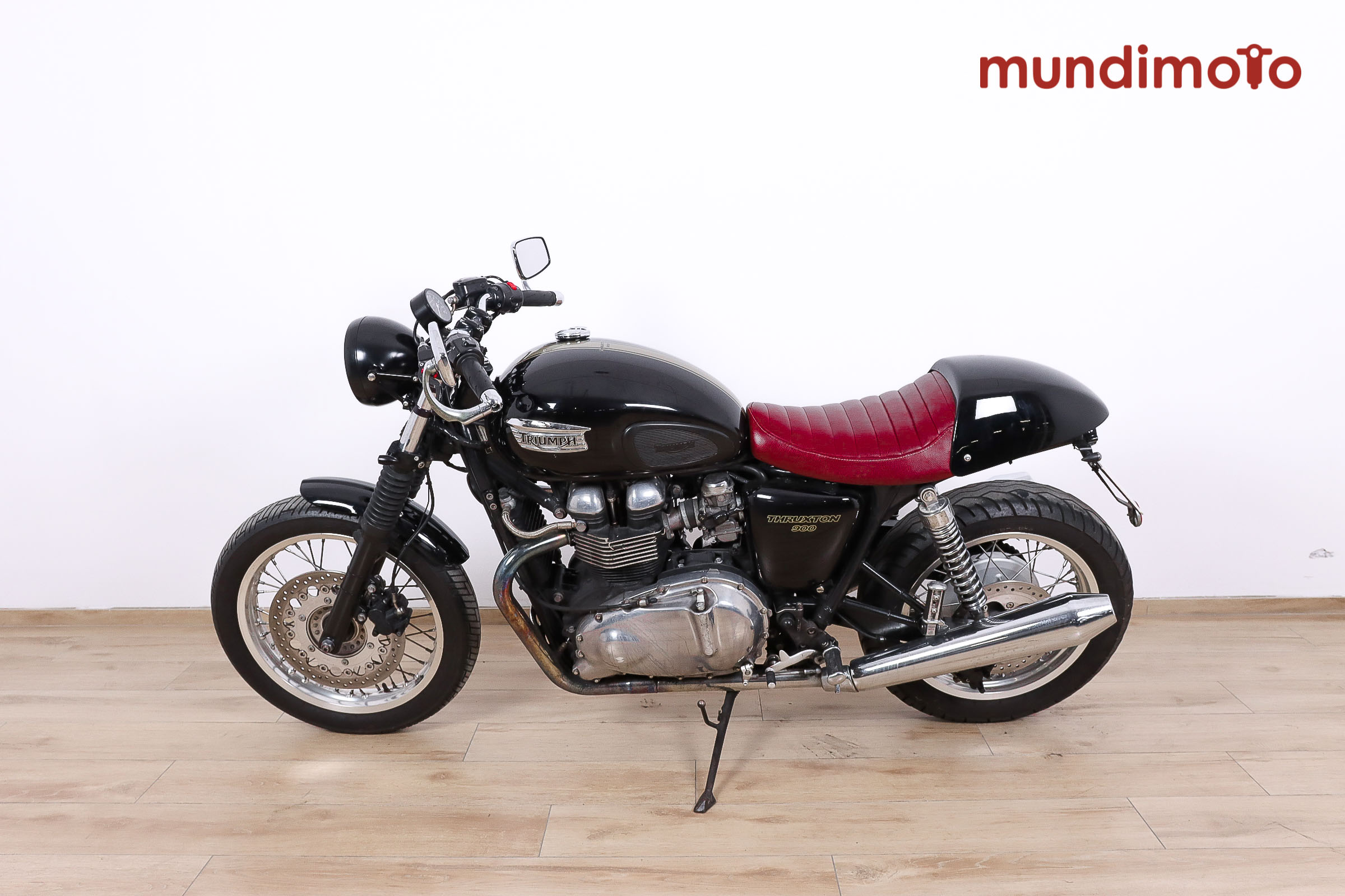 TRIUMPH Thruxton EFI promoTRIUMPH5 TRIUMPH Thruxton EFI promoTRIUMPH5