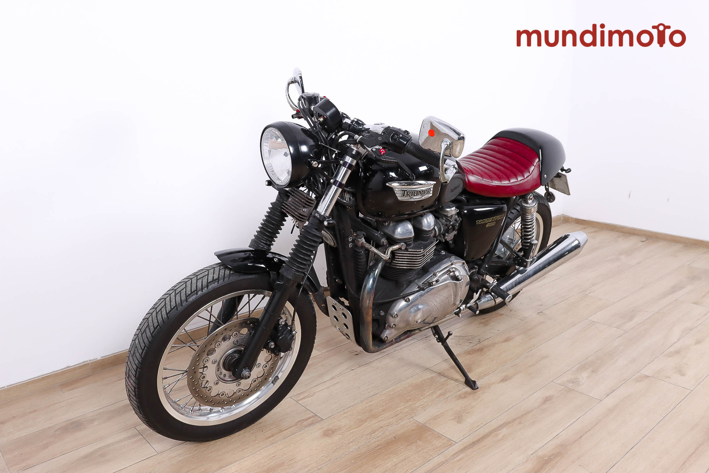 TRIUMPH Thruxton EFI promoTRIUMPH7 TRIUMPH Thruxton EFI promoTRIUMPH7
