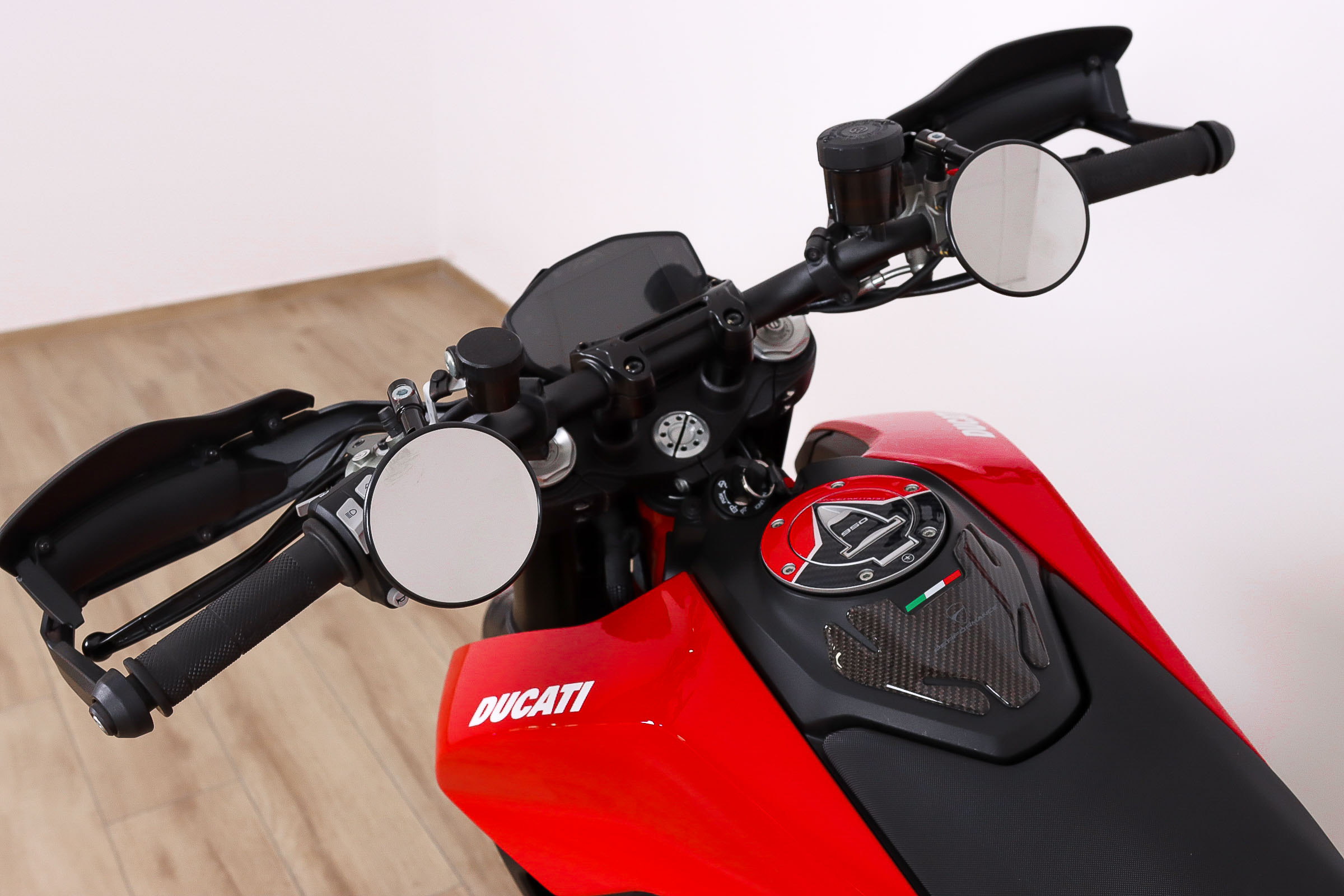 DUCATI HYPERMOTARD 950 promoDUCATI13 DUCATI HYPERMOTARD 950 promoDUCATI13