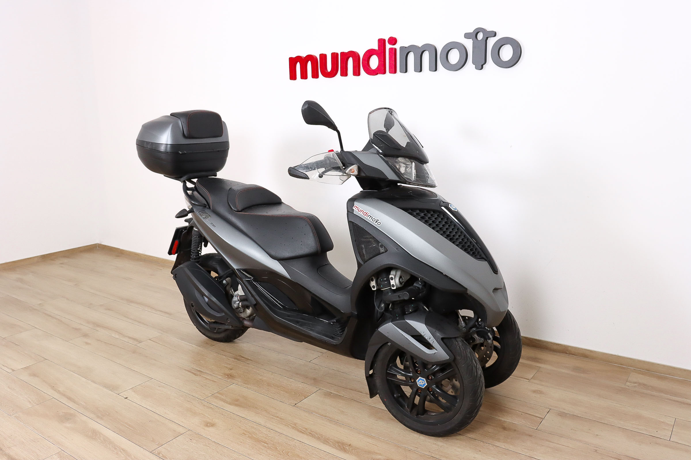 PIAGGIO MP3 Yourban 300 IE SportPIAGGIO2 PIAGGIO MP3 Yourban 300 IE SportPIAGGIO2