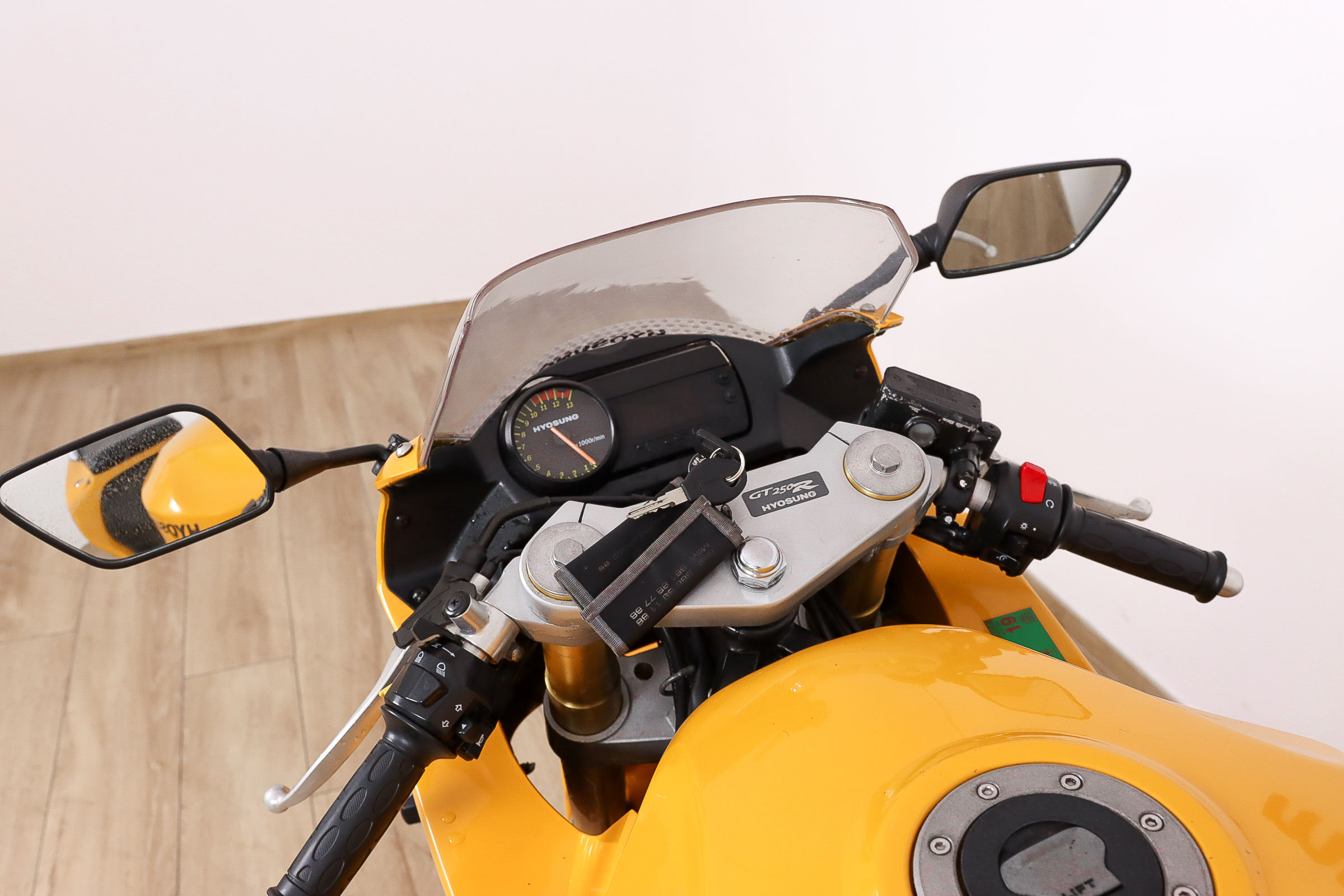 HYOSUNG GT 250RHYOSUNG11 HYOSUNG GT 250RHYOSUNG11