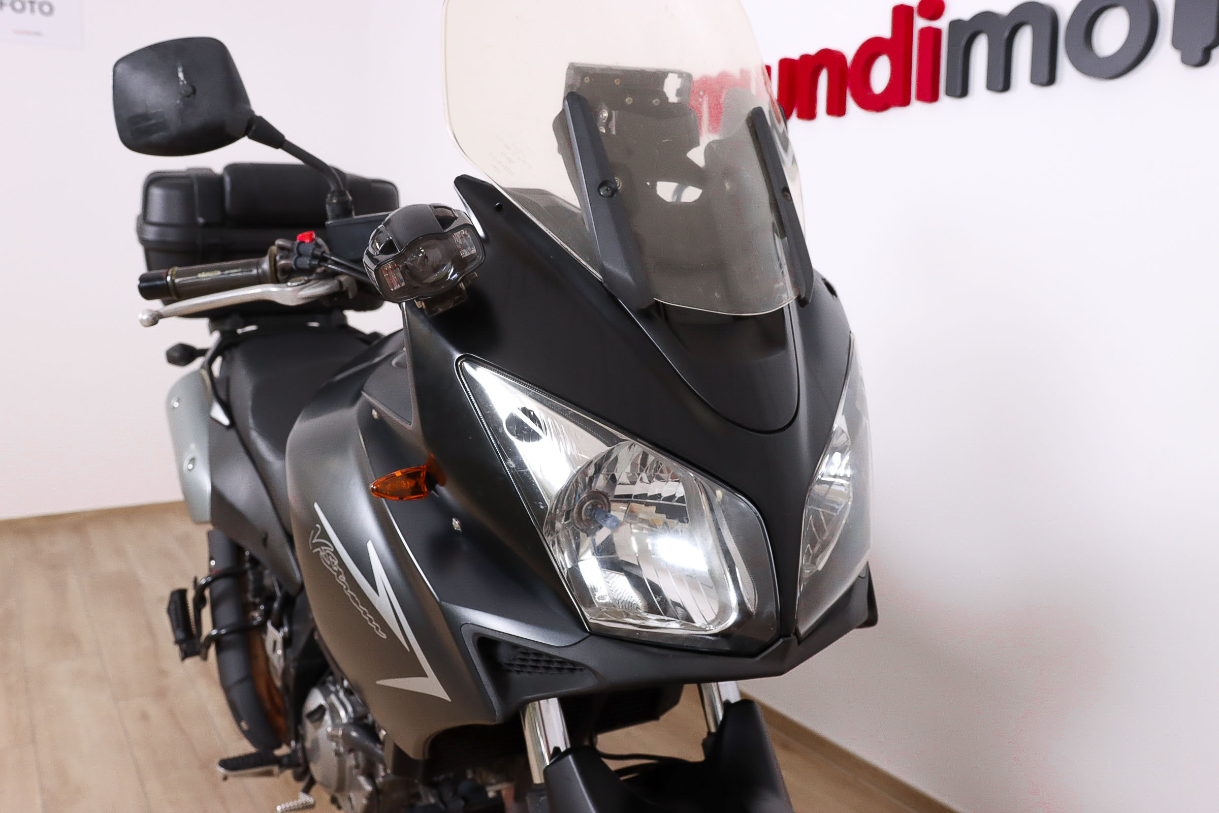 SUZUKI V-Strom 650 promoSUZUKI3 SUZUKI V-Strom 650 promoSUZUKI3