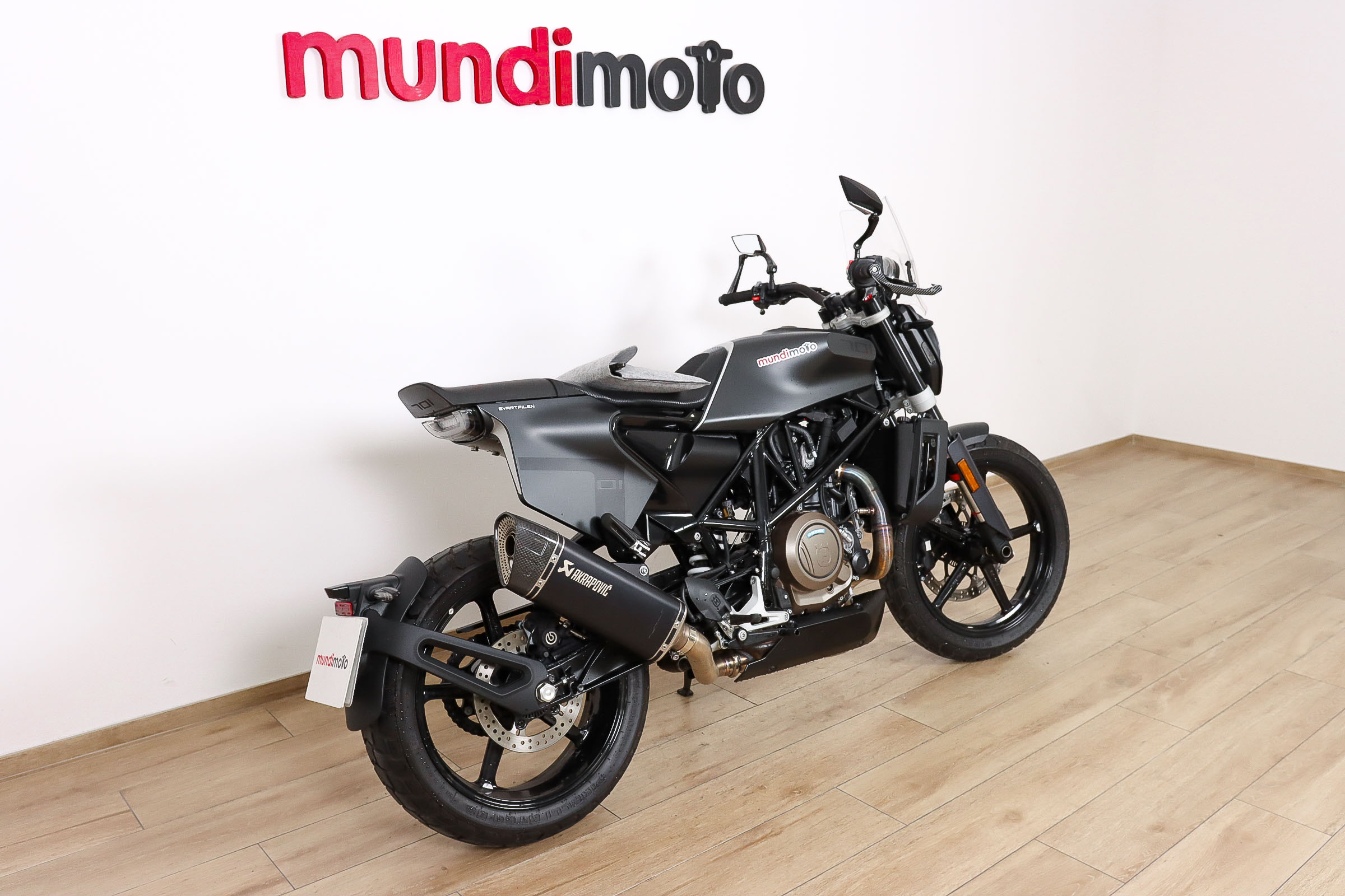 HUSQVARNA Svartpilen 701HUSQVARNA1 HUSQVARNA Svartpilen 701HUSQVARNA1