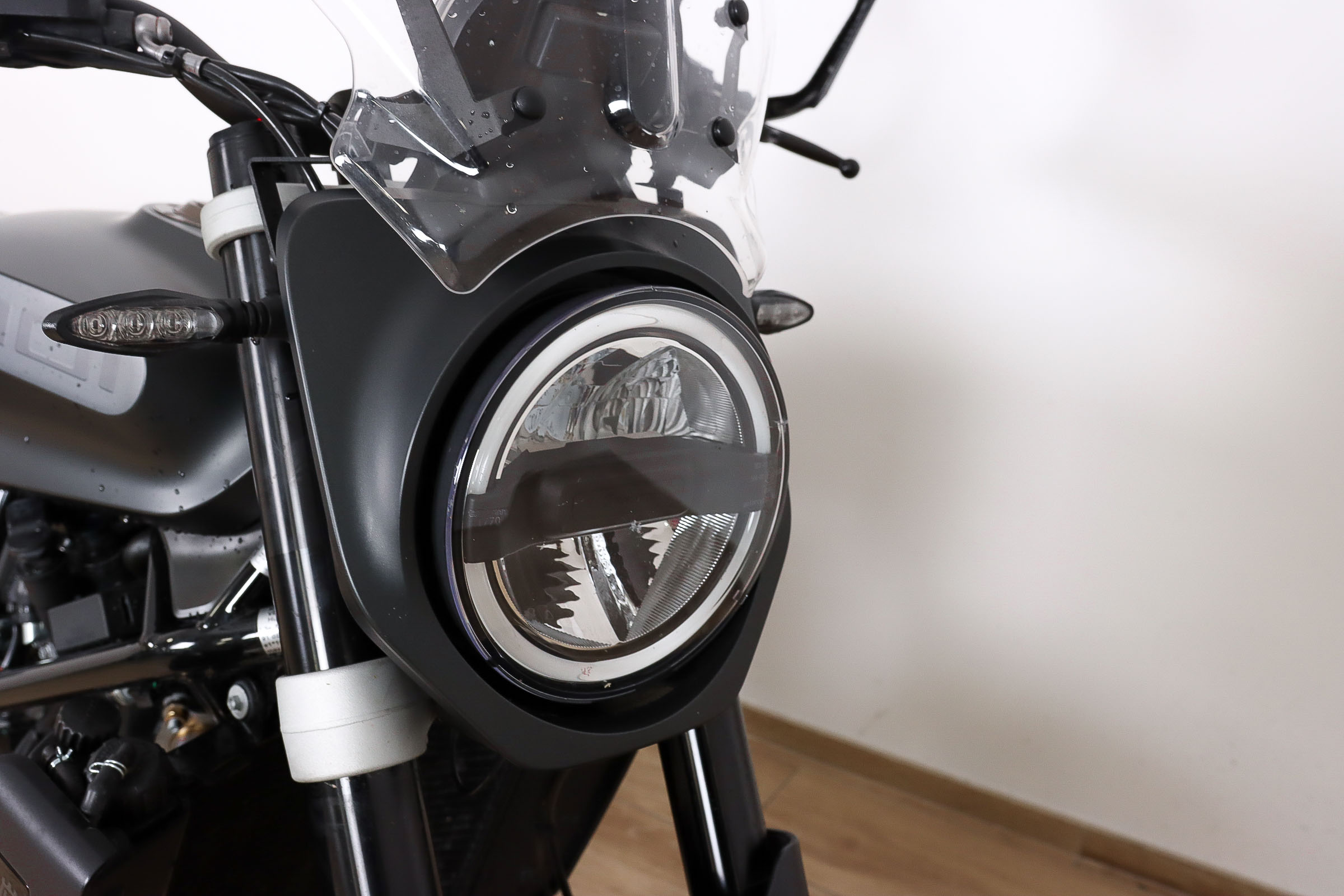 HUSQVARNA Svartpilen 701HUSQVARNA4 HUSQVARNA Svartpilen 701HUSQVARNA4