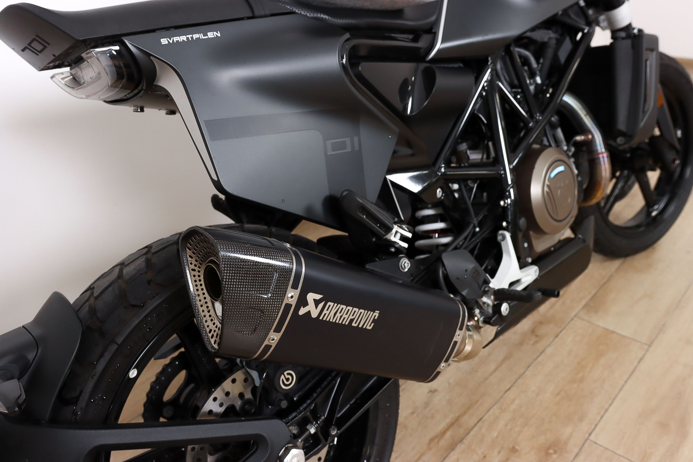 HUSQVARNA Svartpilen 701HUSQVARNA5 HUSQVARNA Svartpilen 701HUSQVARNA5
