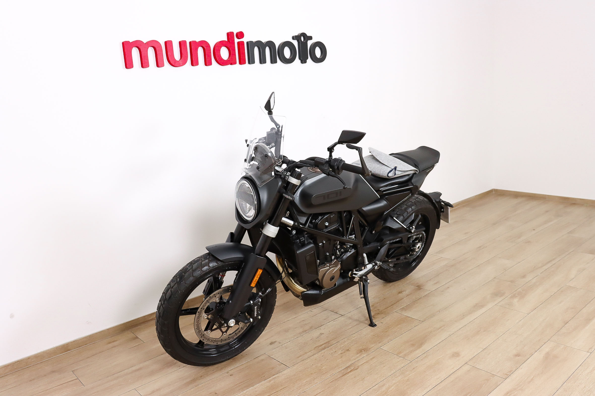 HUSQVARNA Svartpilen 701HUSQVARNA8 HUSQVARNA Svartpilen 701HUSQVARNA8