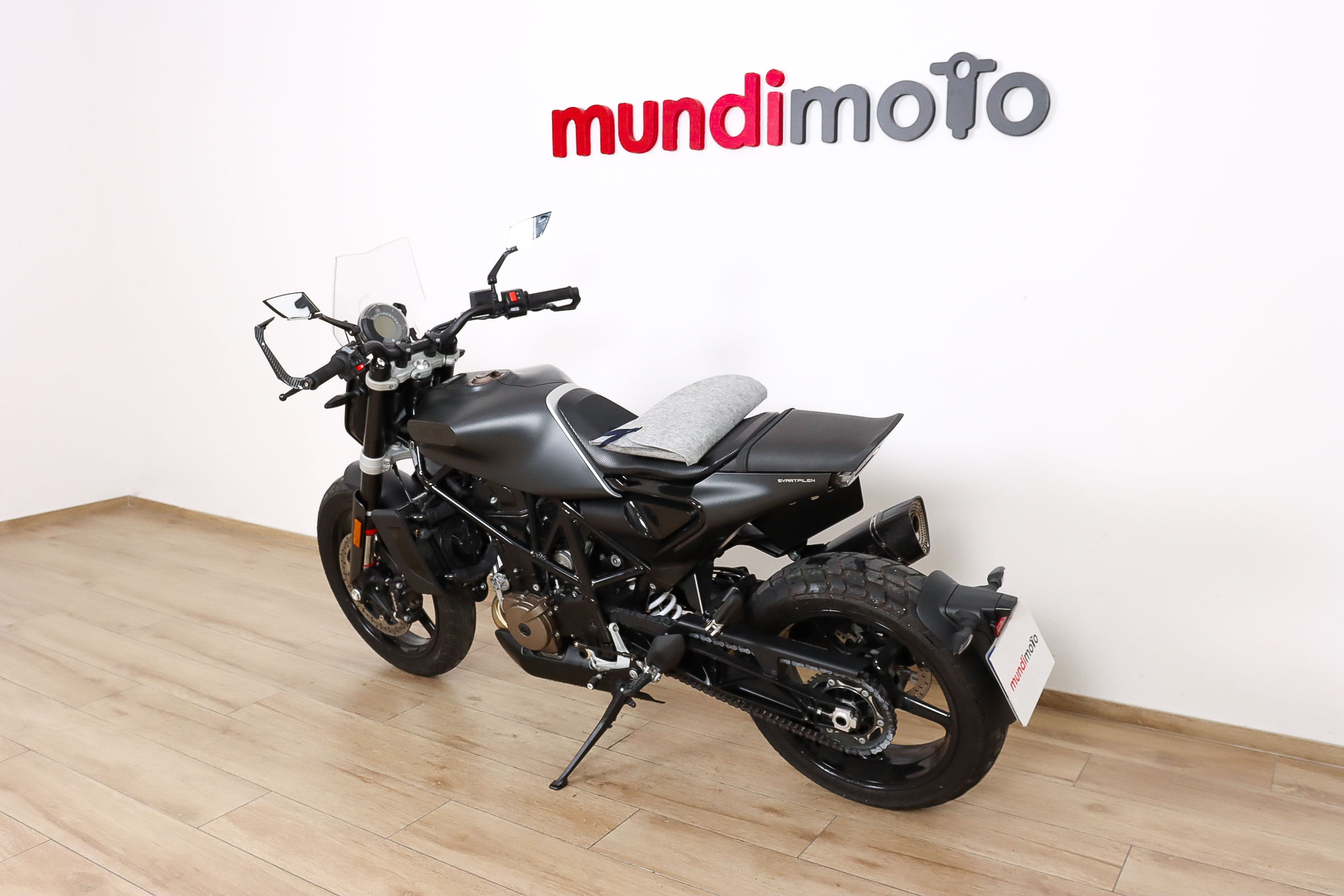 HUSQVARNA Svartpilen 701HUSQVARNA9 HUSQVARNA Svartpilen 701HUSQVARNA9