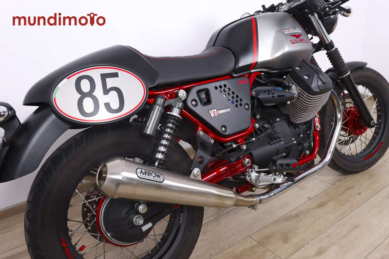 MOTO GUZZI V7 II RacerMOTO GUZZI4 MOTO GUZZI V7 II RacerMOTO GUZZI4