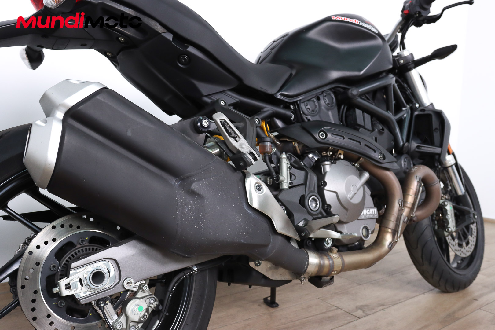 DUCATI Monster 821DUCATI4 DUCATI Monster 821DUCATI4